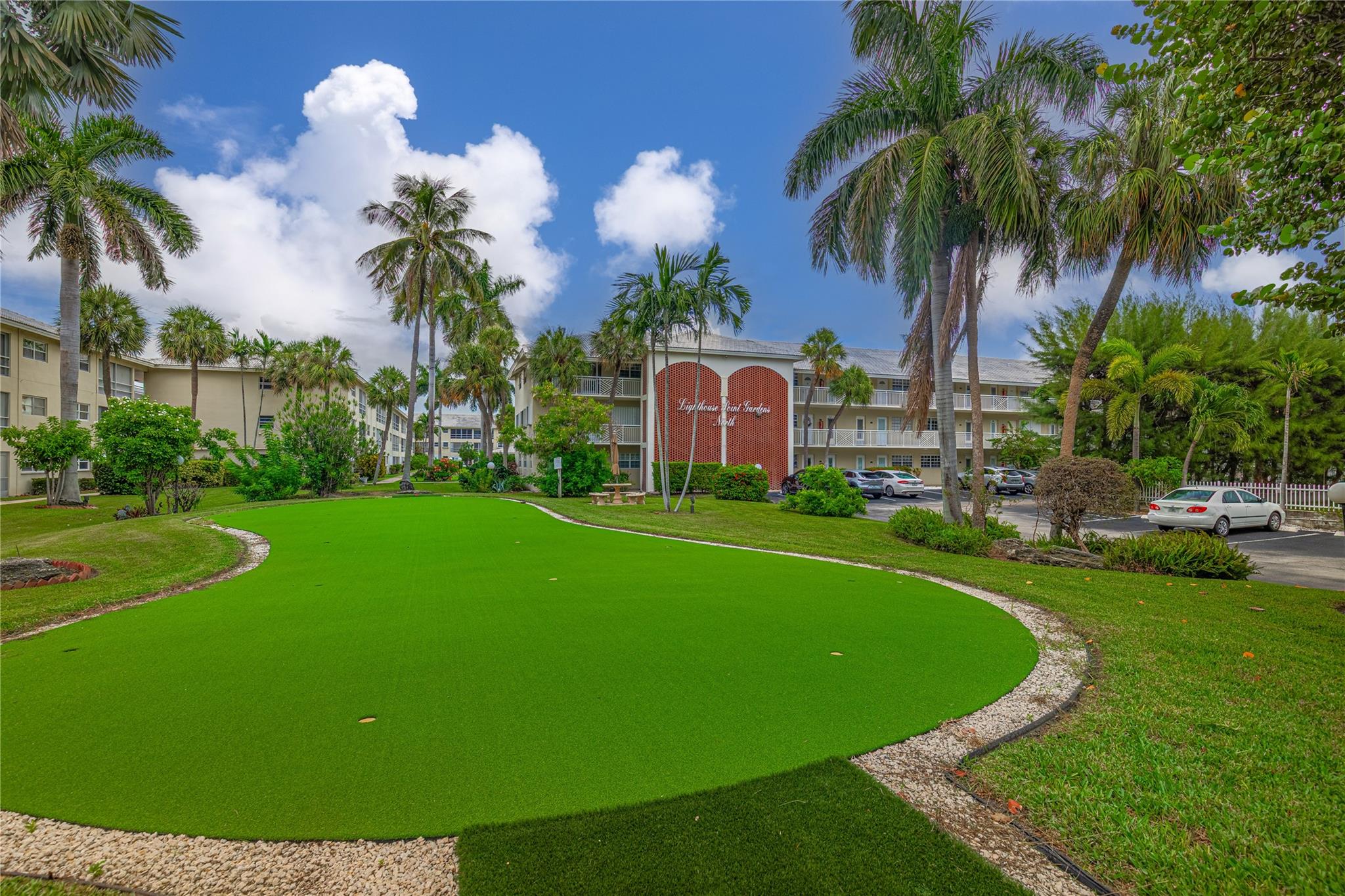 LIGHTHOUSE POINT GARDENS - Residential