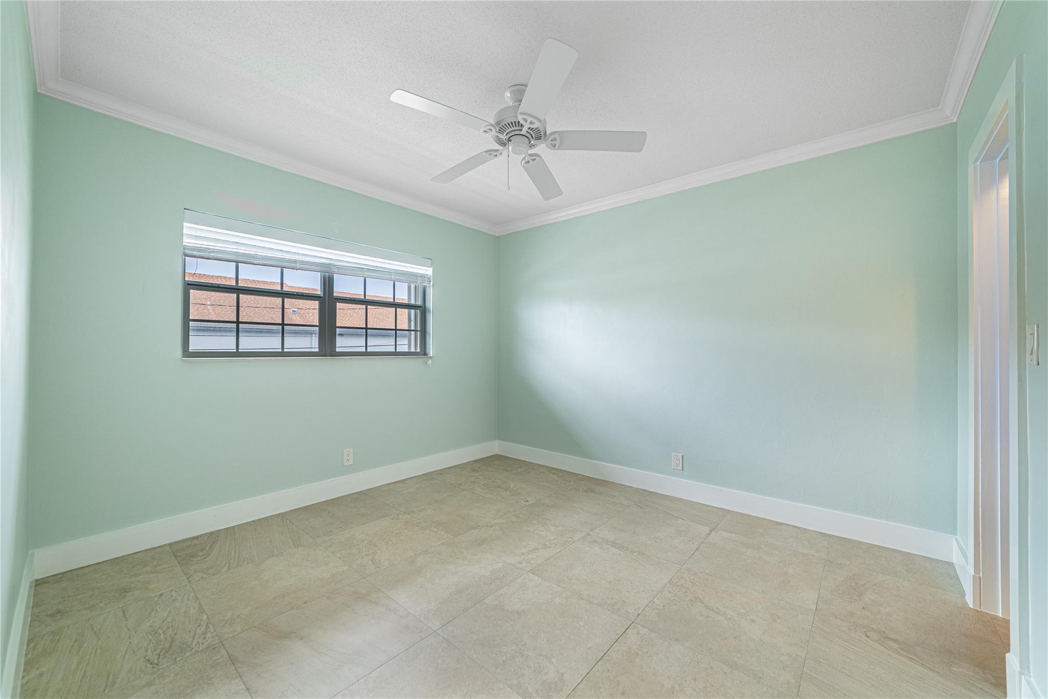 LIGHTHOUSE POINT GARDENS - Residential