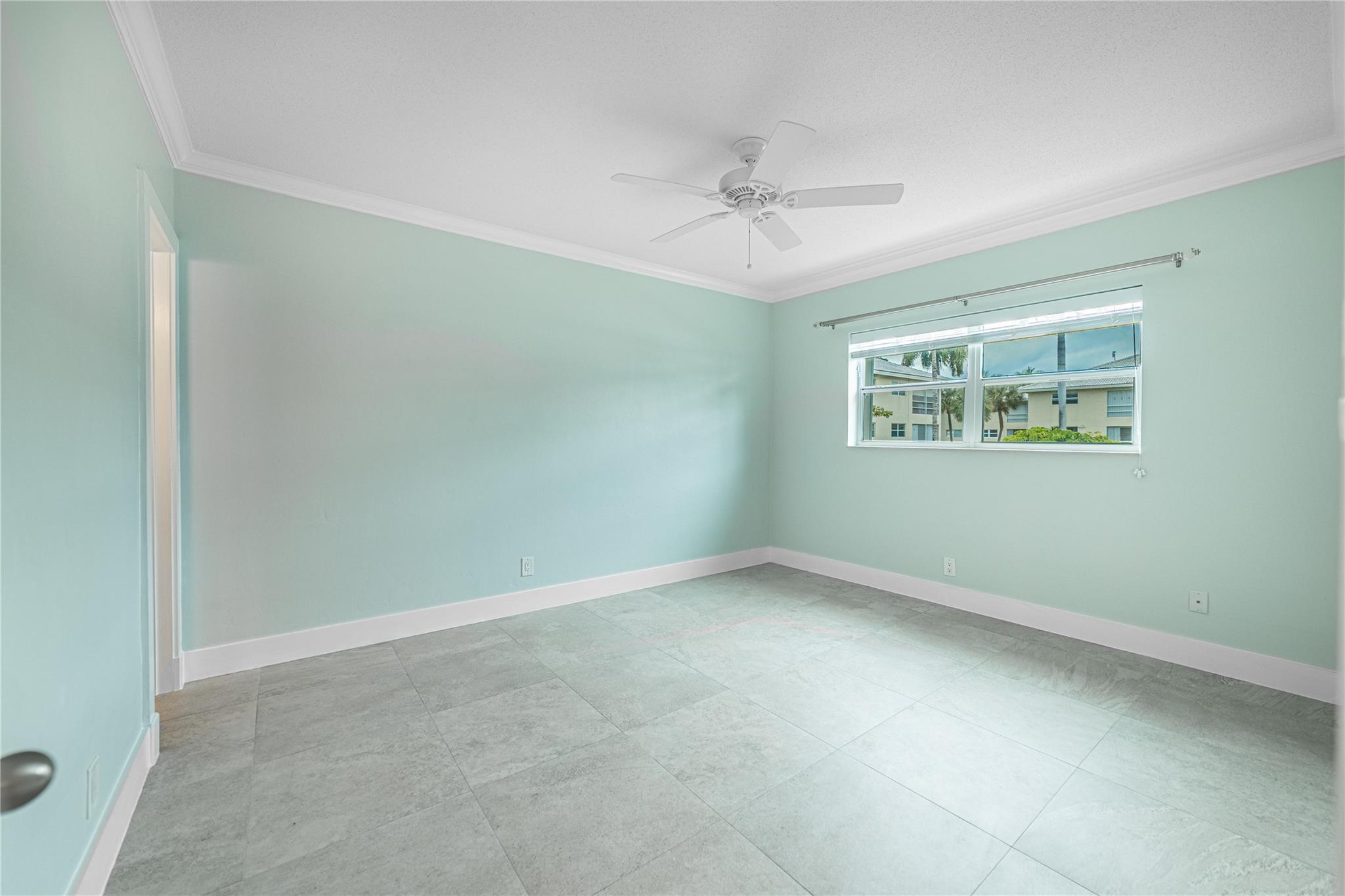 LIGHTHOUSE POINT GARDENS - Residential