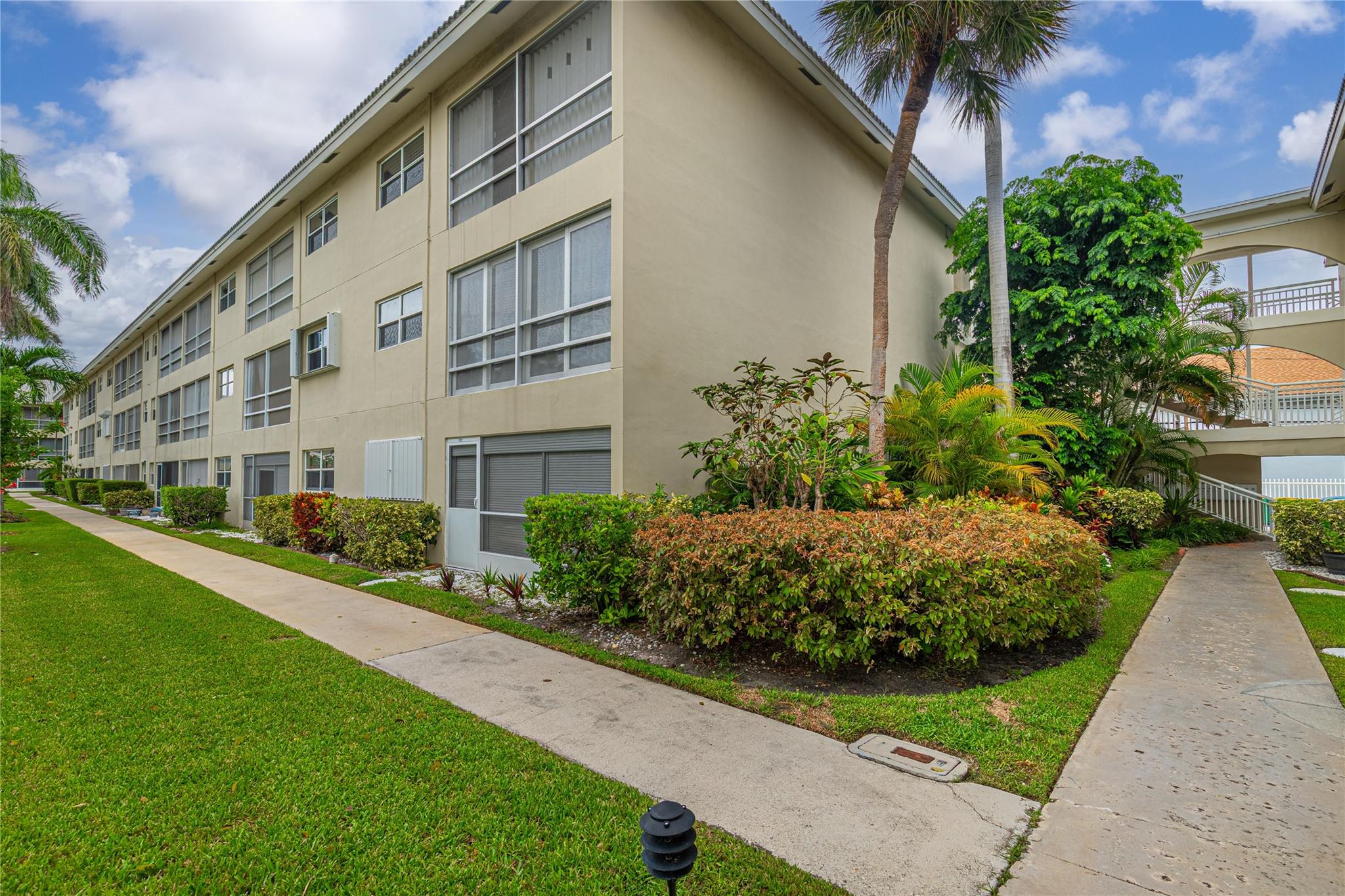 LIGHTHOUSE POINT GARDENS - Residential