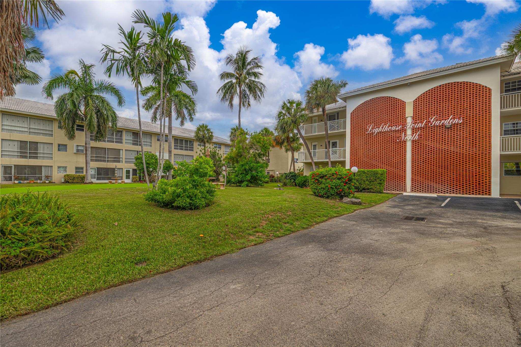 LIGHTHOUSE POINT GARDENS - Residential