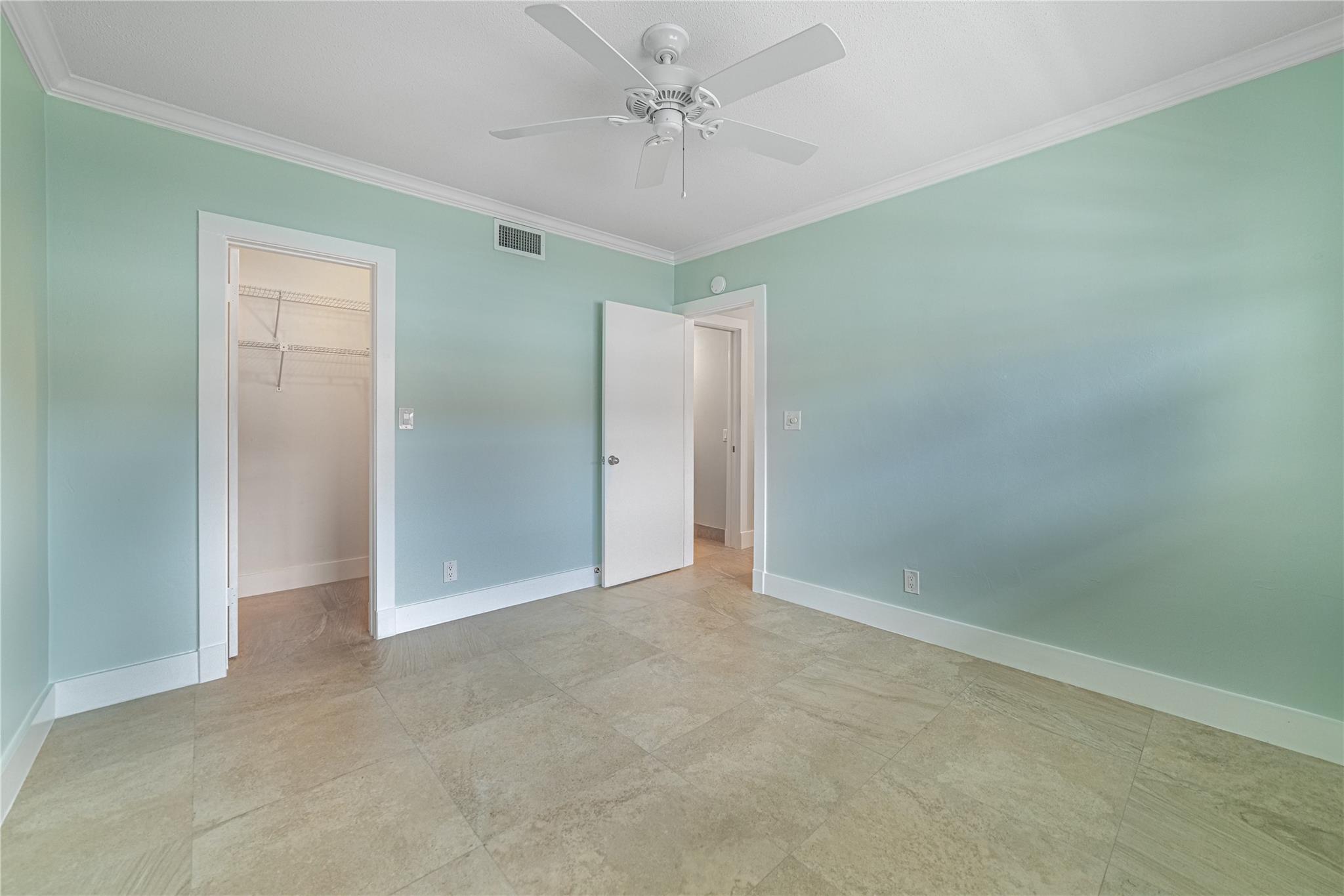 LIGHTHOUSE POINT GARDENS - Residential