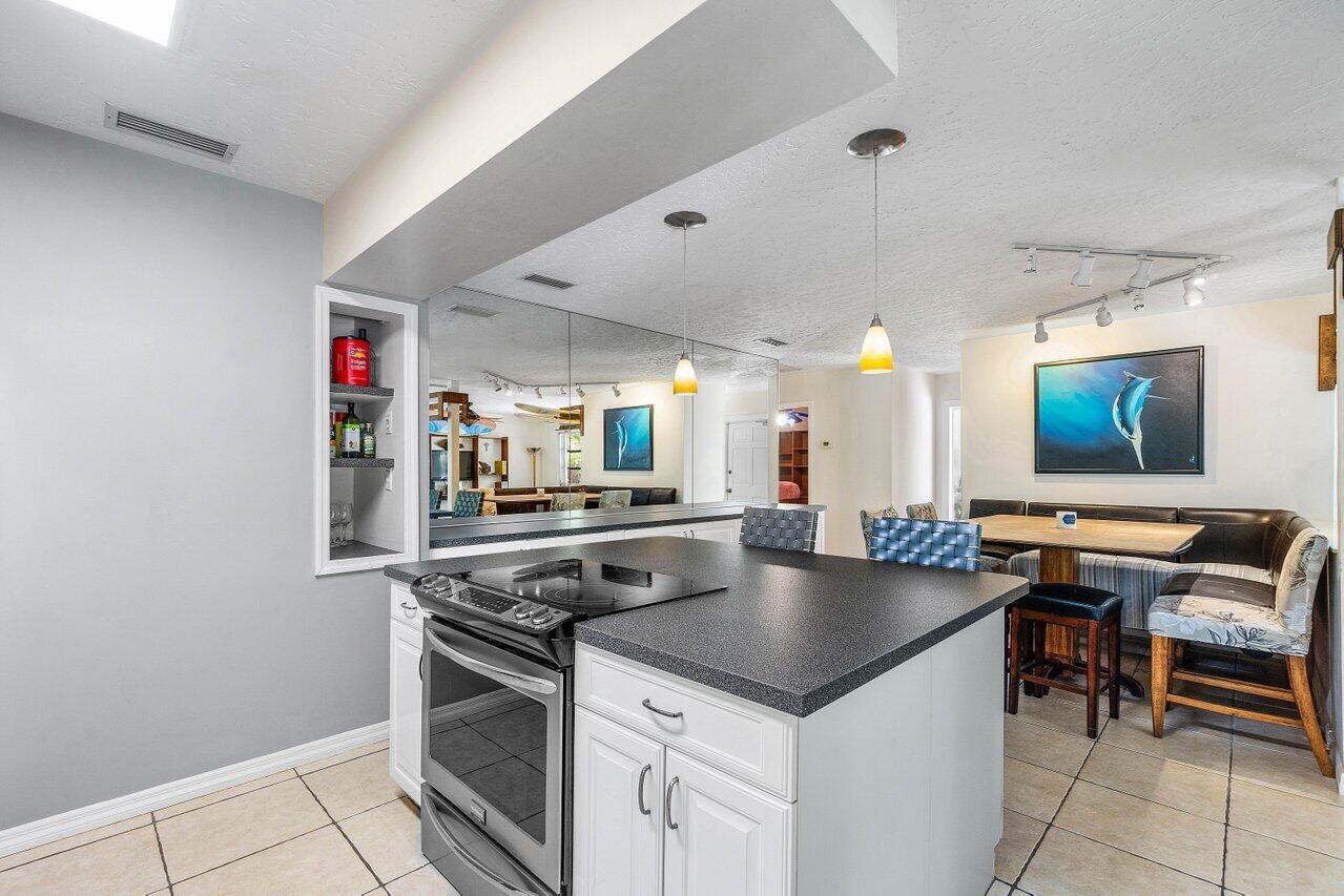 NORTH PALM BEACH VILLAGE - Residential