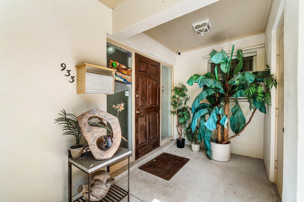 933 Laurel Road