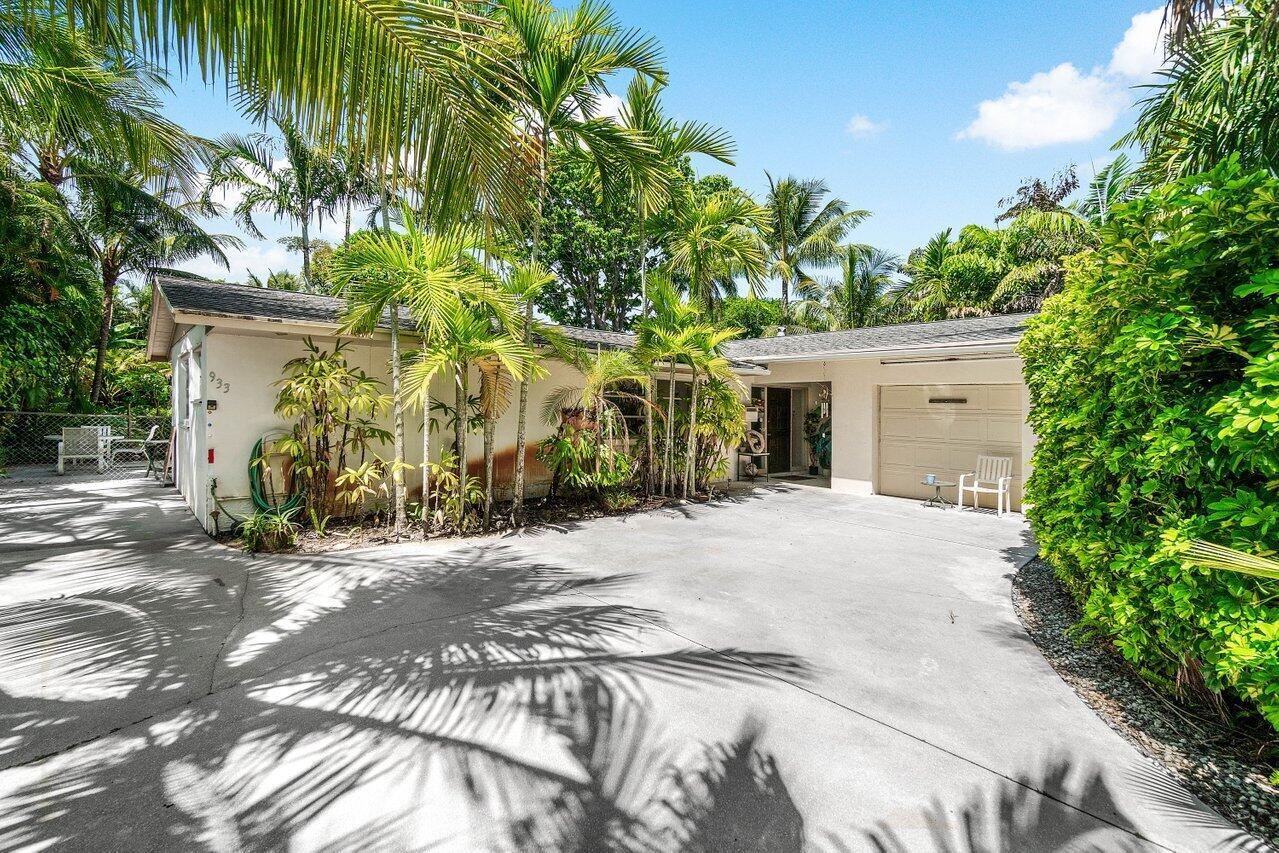 933 Laurel Road