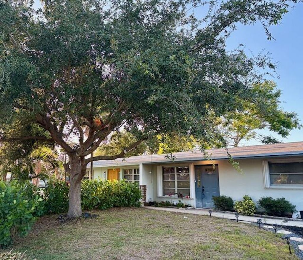 Photo of 503 SE Robalo Court, Stuart, FL 34996 (MLS # R11097485)