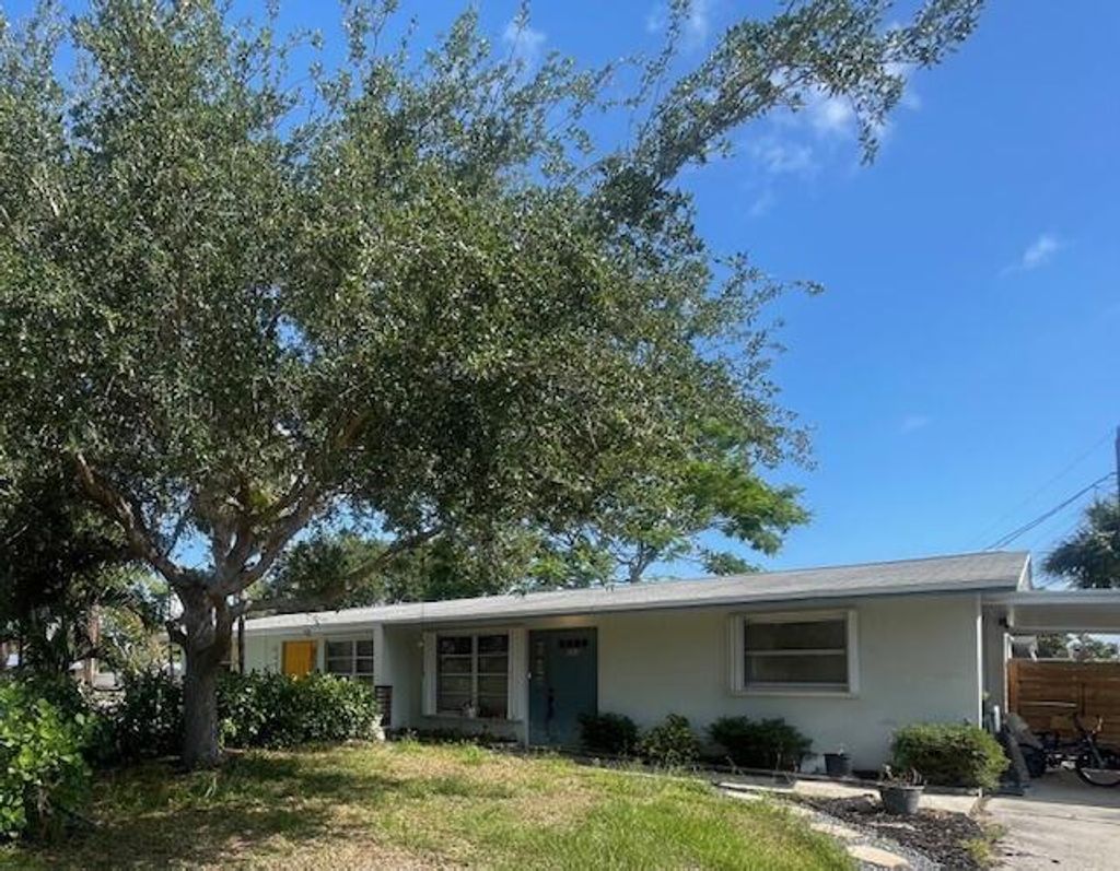Photo of 503 SE Robalo Court, Stuart, FL 34996 (MLS # R11097485)