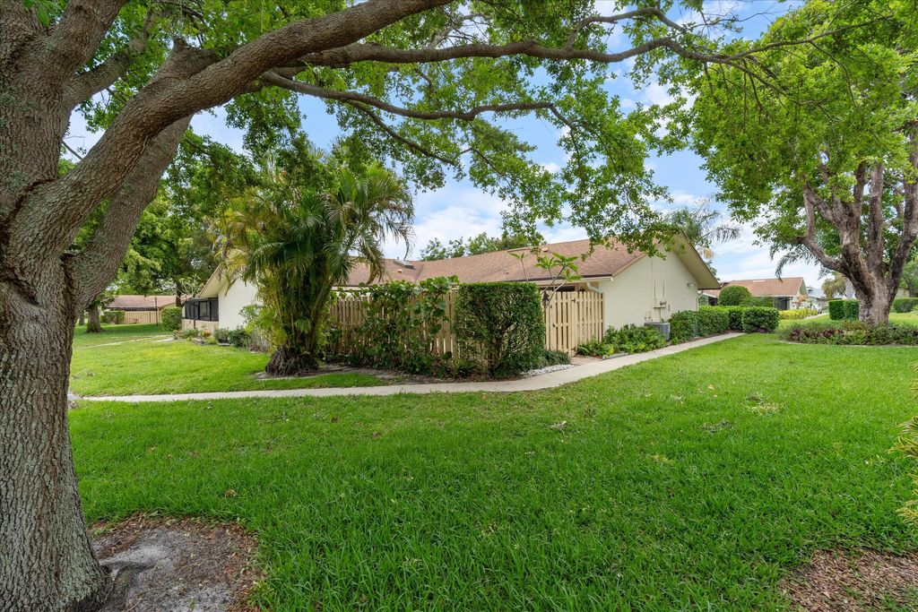 Photo of 952 NW 29th Avenue #C, Delray Beach, FL 33445 (MLS # B26022272)