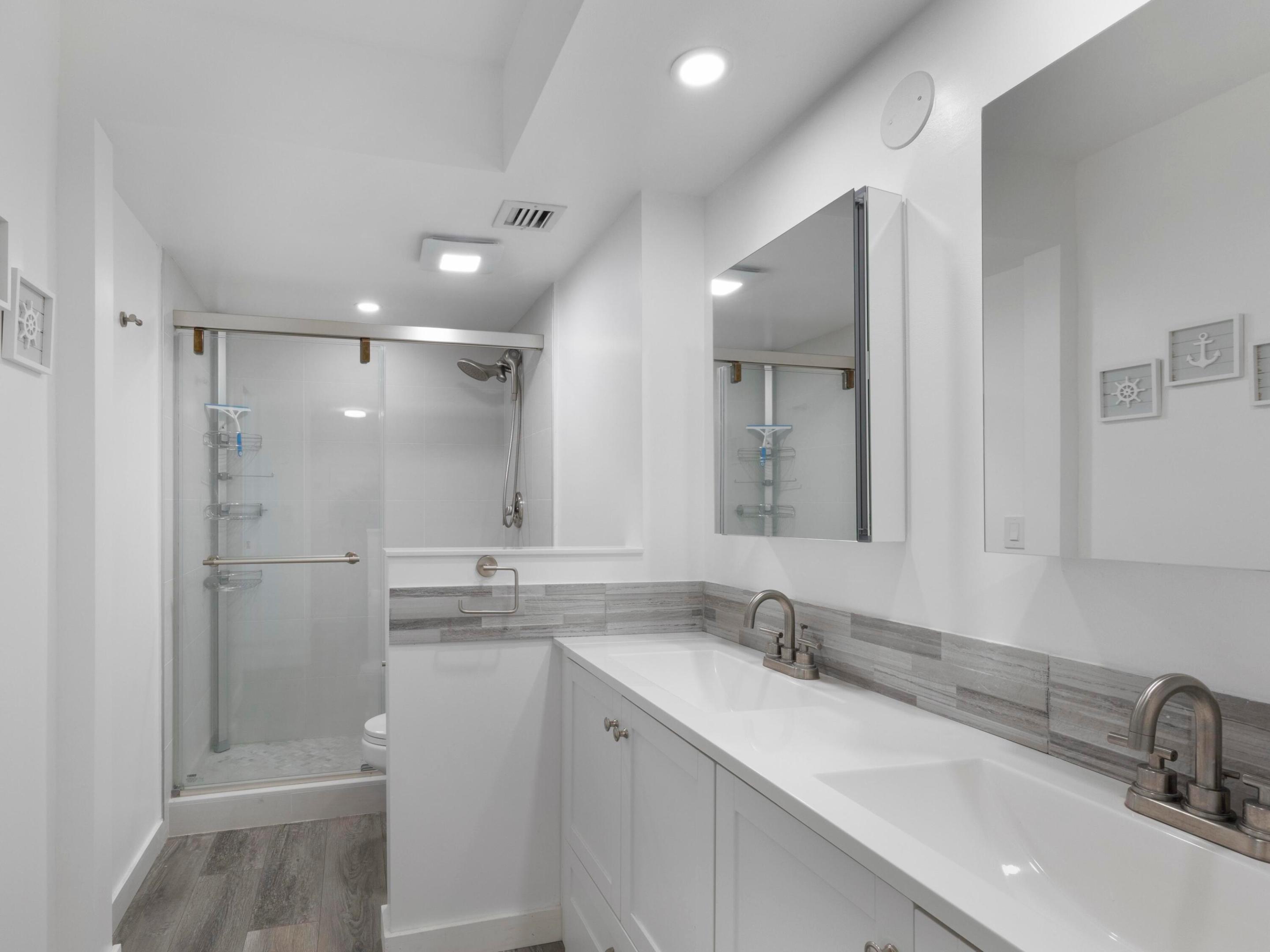 LAVERS RESORT & RACQUET CLUB - Residential Lease