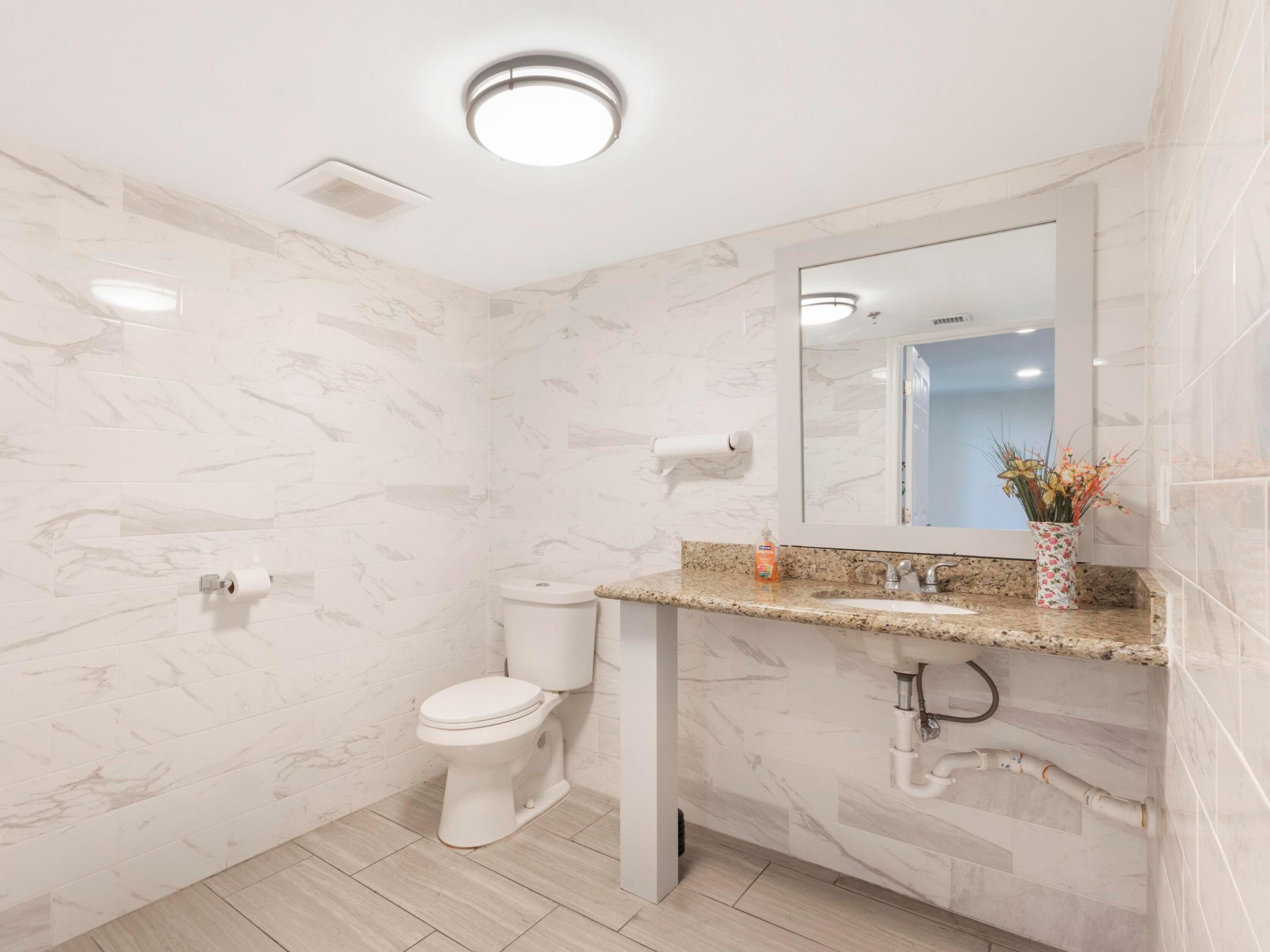 LAVERS RESORT & RACQUET CLUB - Residential Lease