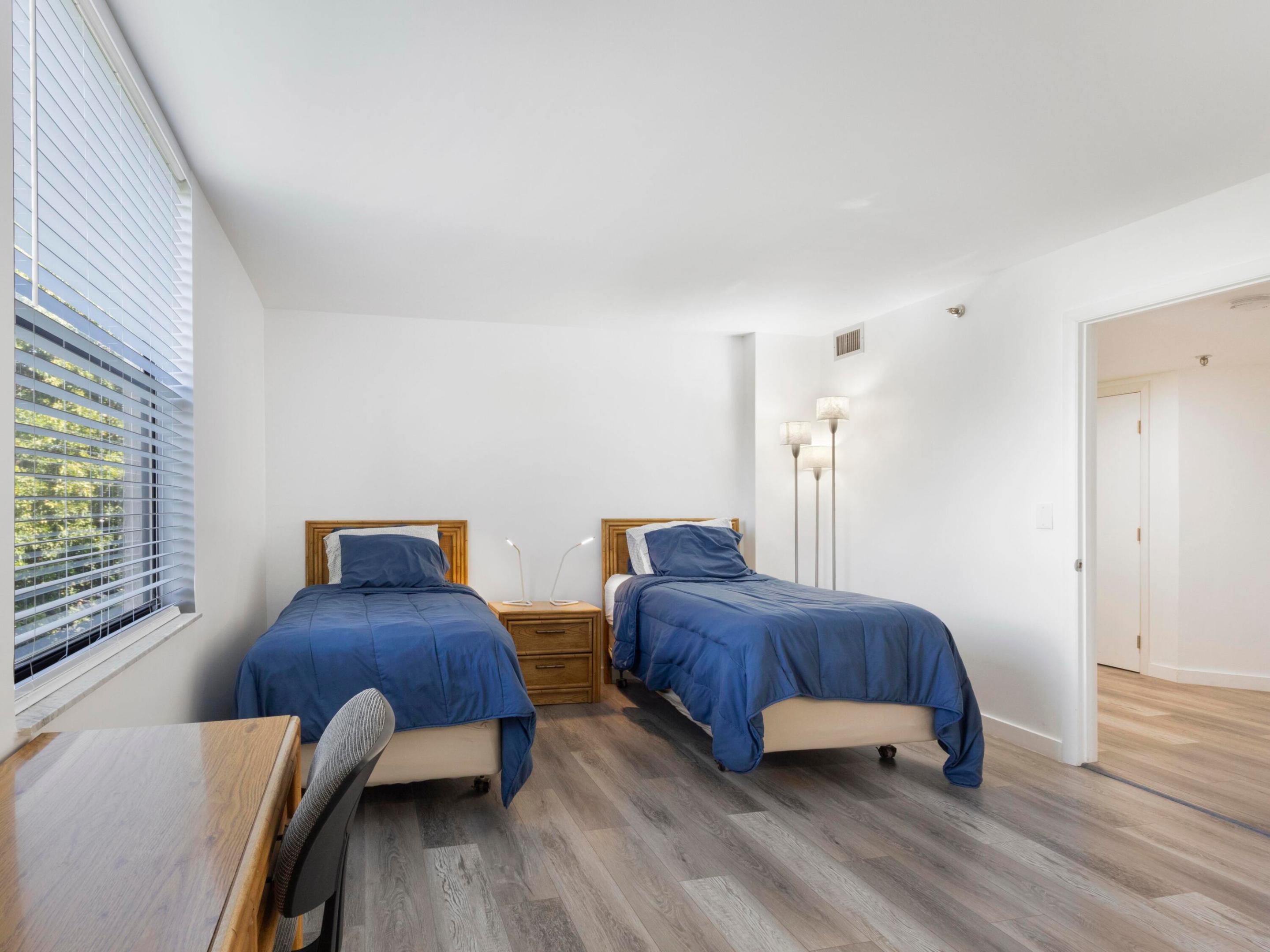 LAVERS RESORT & RACQUET CLUB - Residential Lease