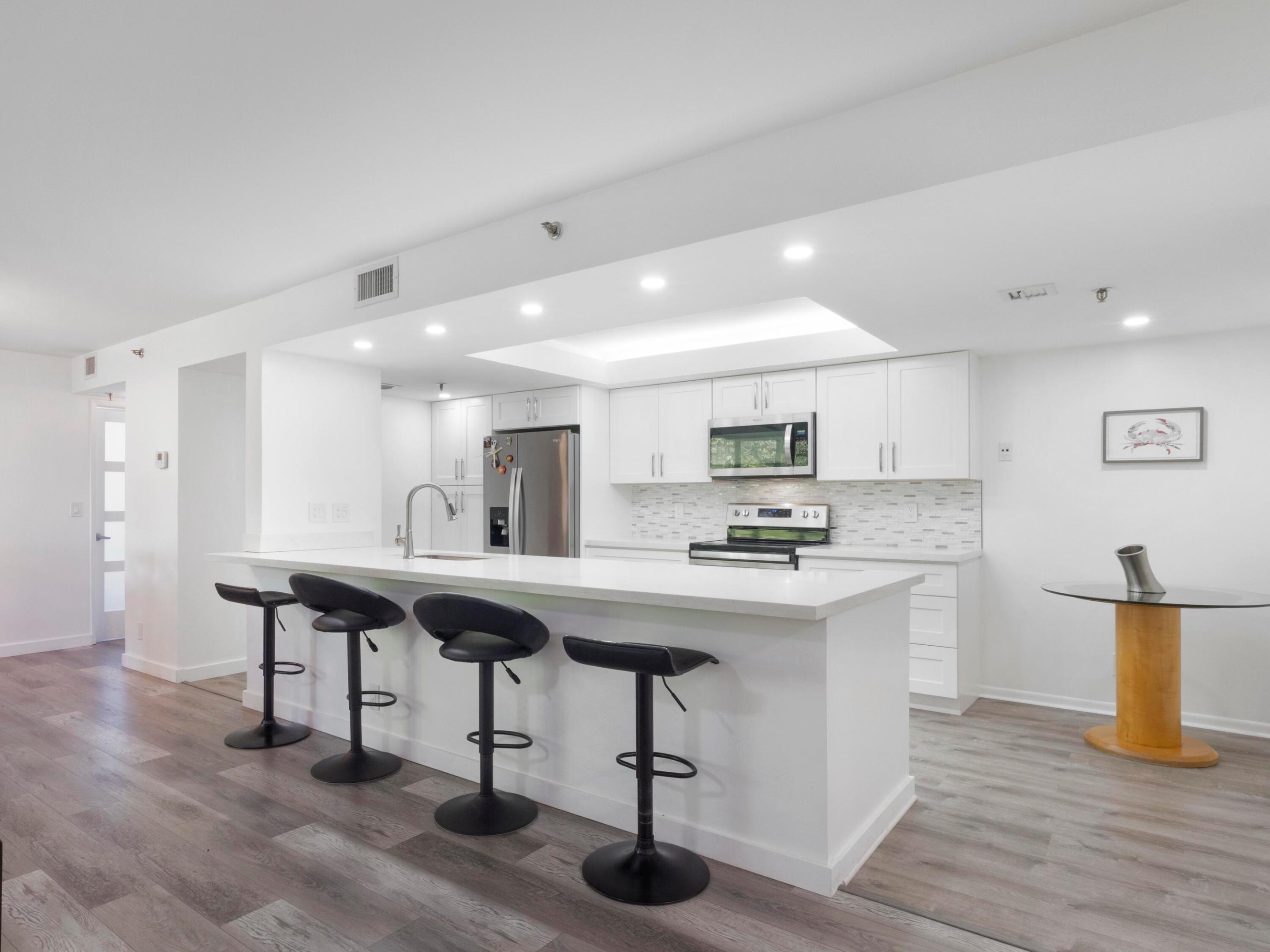 LAVERS RESORT & RACQUET CLUB - Residential Lease
