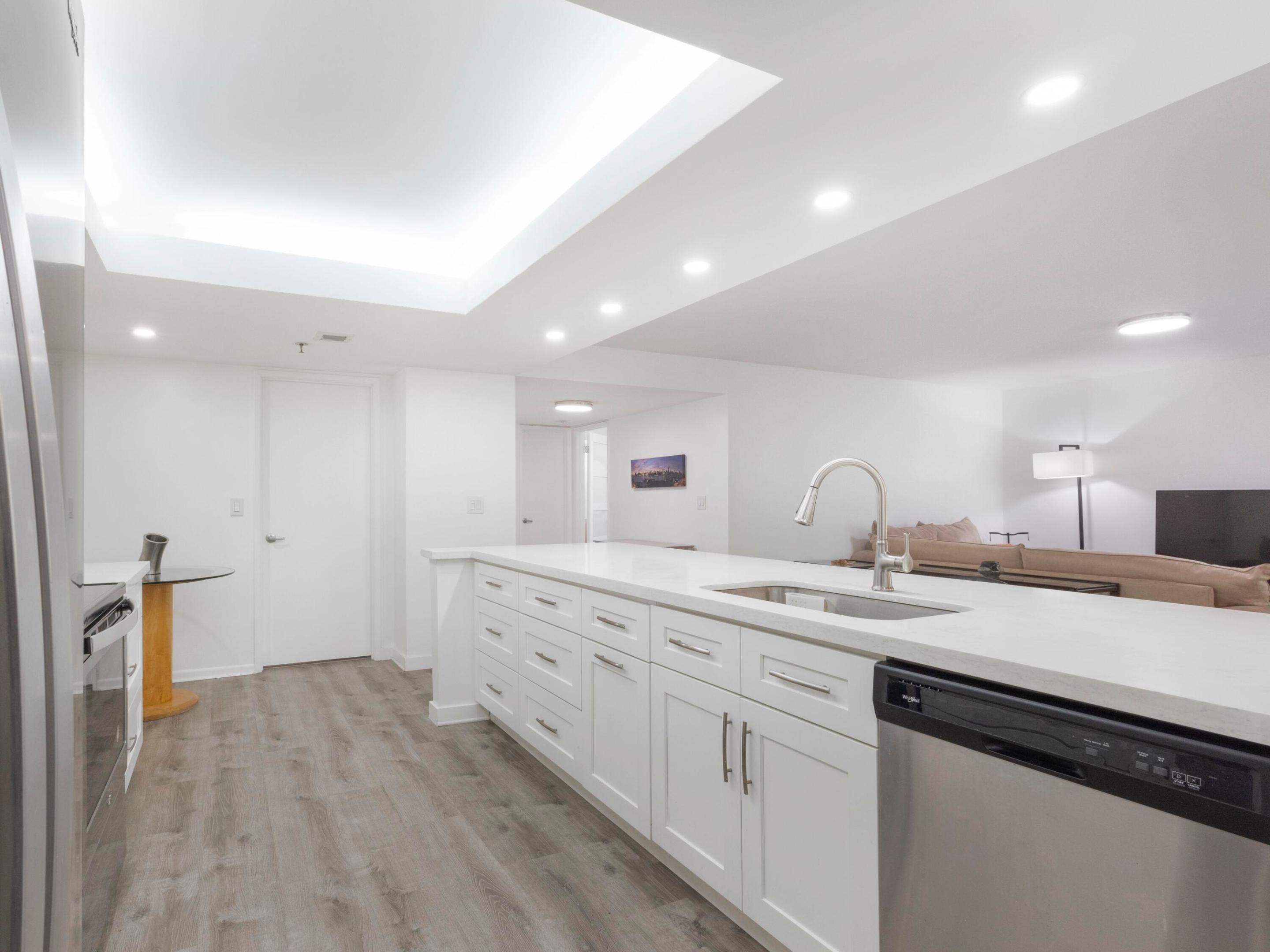 LAVERS RESORT & RACQUET CLUB - Residential Lease