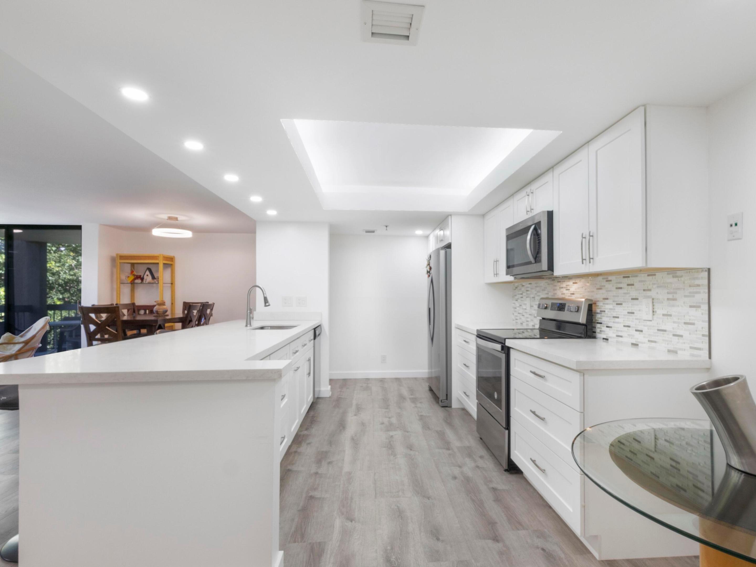LAVERS RESORT & RACQUET CLUB - Residential Lease