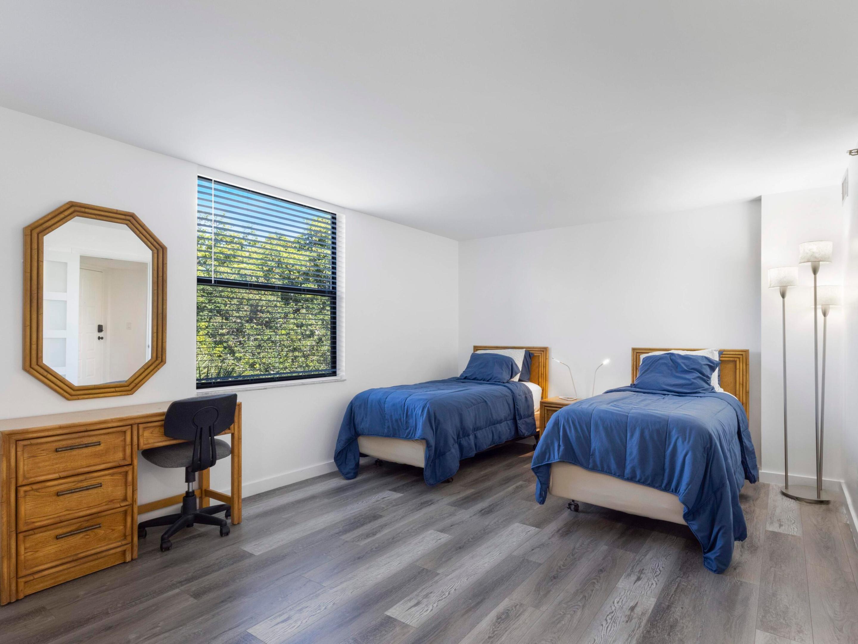 LAVERS RESORT & RACQUET CLUB - Residential Lease