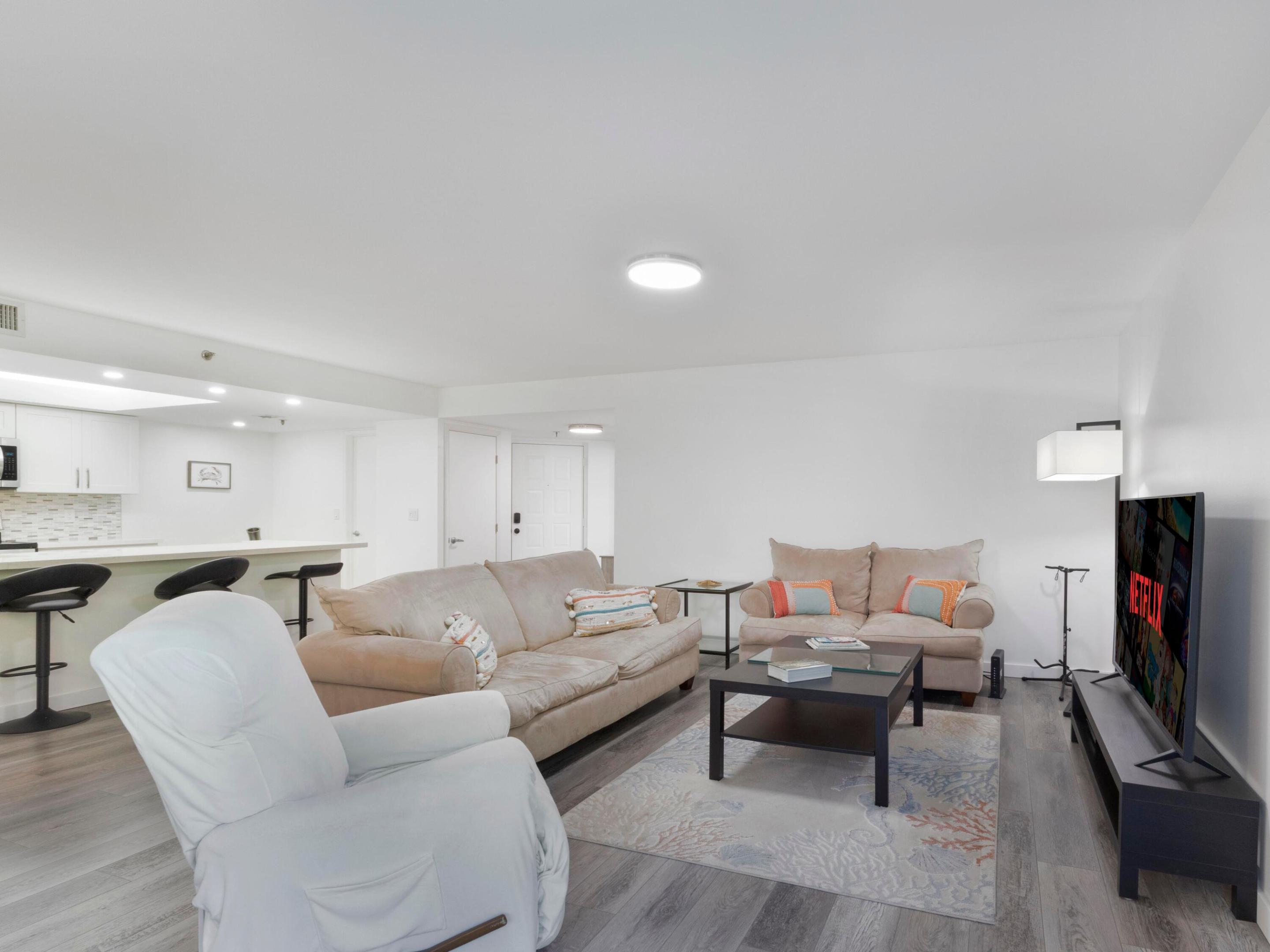 LAVERS RESORT & RACQUET CLUB - Residential Lease