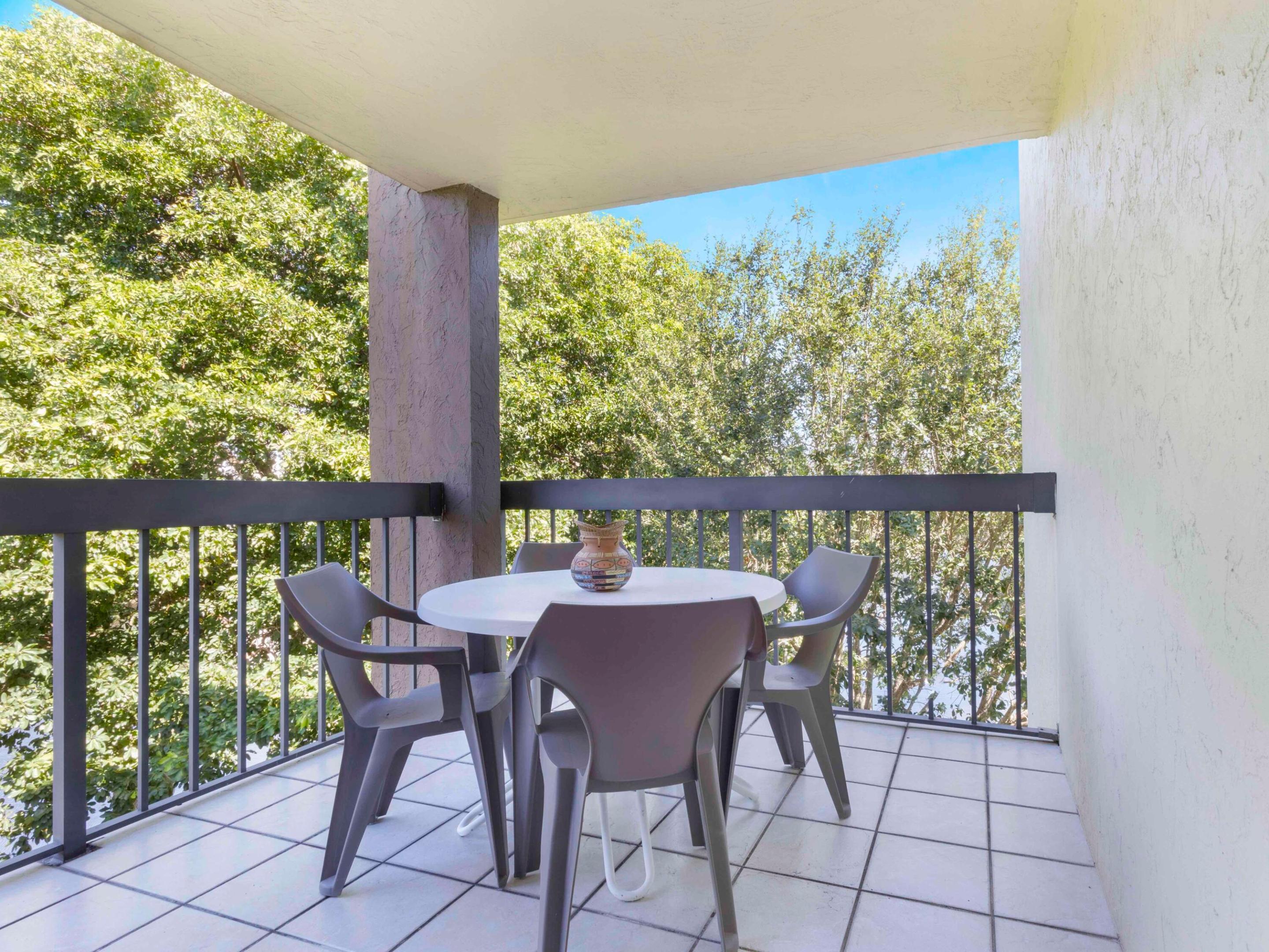 LAVERS RESORT & RACQUET CLUB - Residential Lease