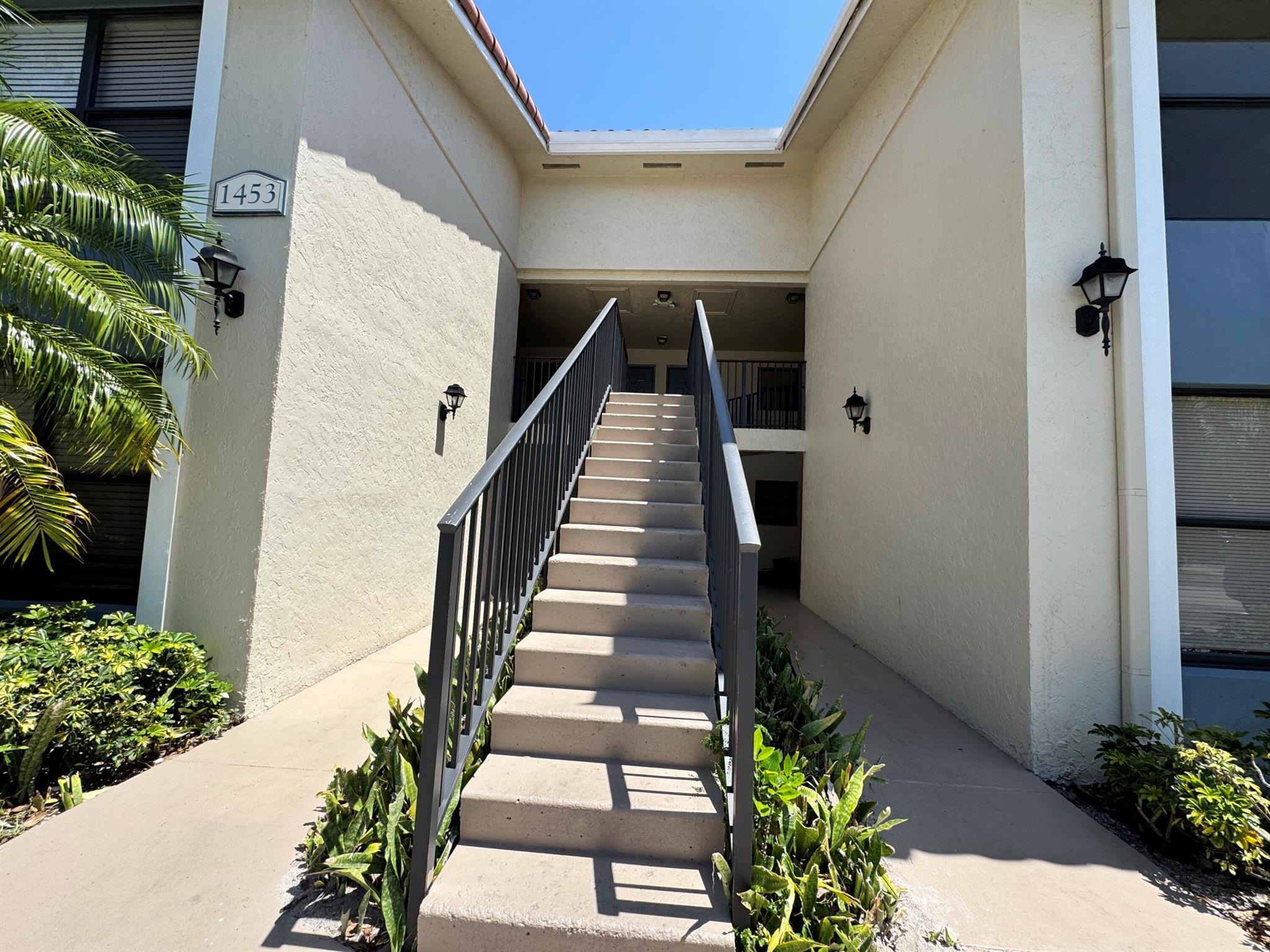 View photos, virtual tours, details... 1453 Lake Crystal Drive H