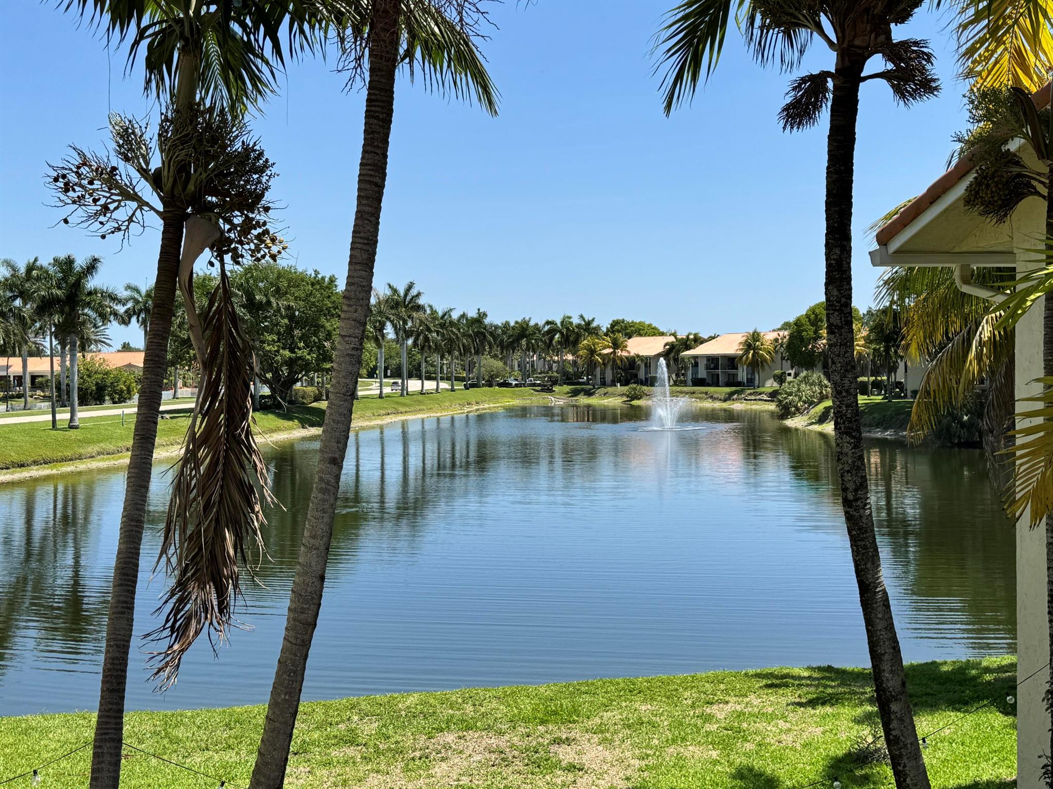 View photos, virtual tours, details... 1453 Lake Crystal Drive H