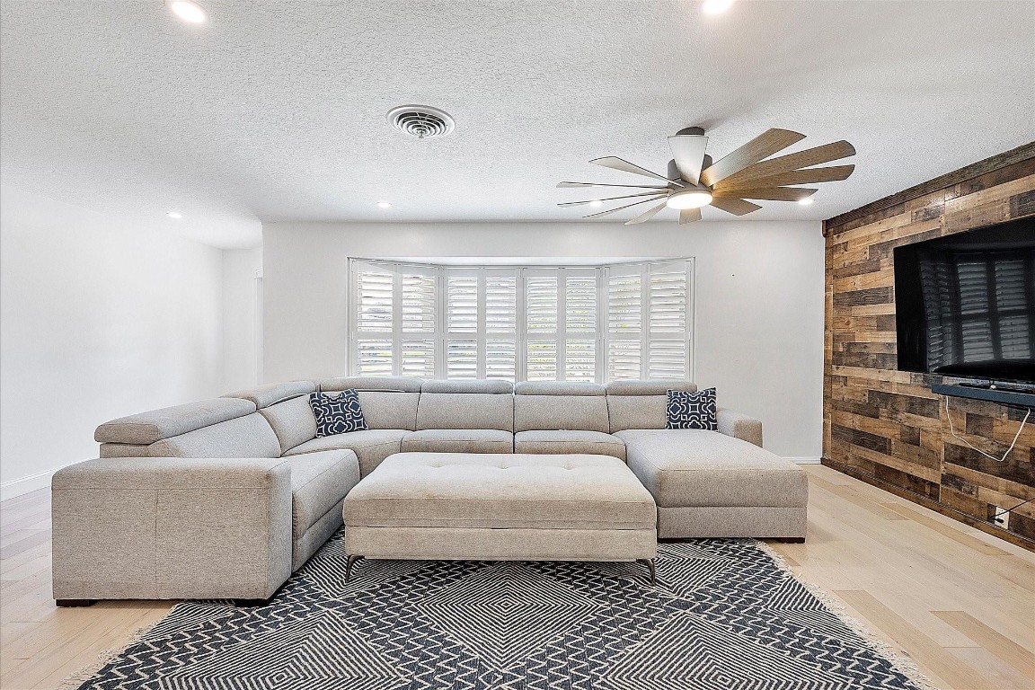 Oakland Hills 4th Sec 80- - Residential