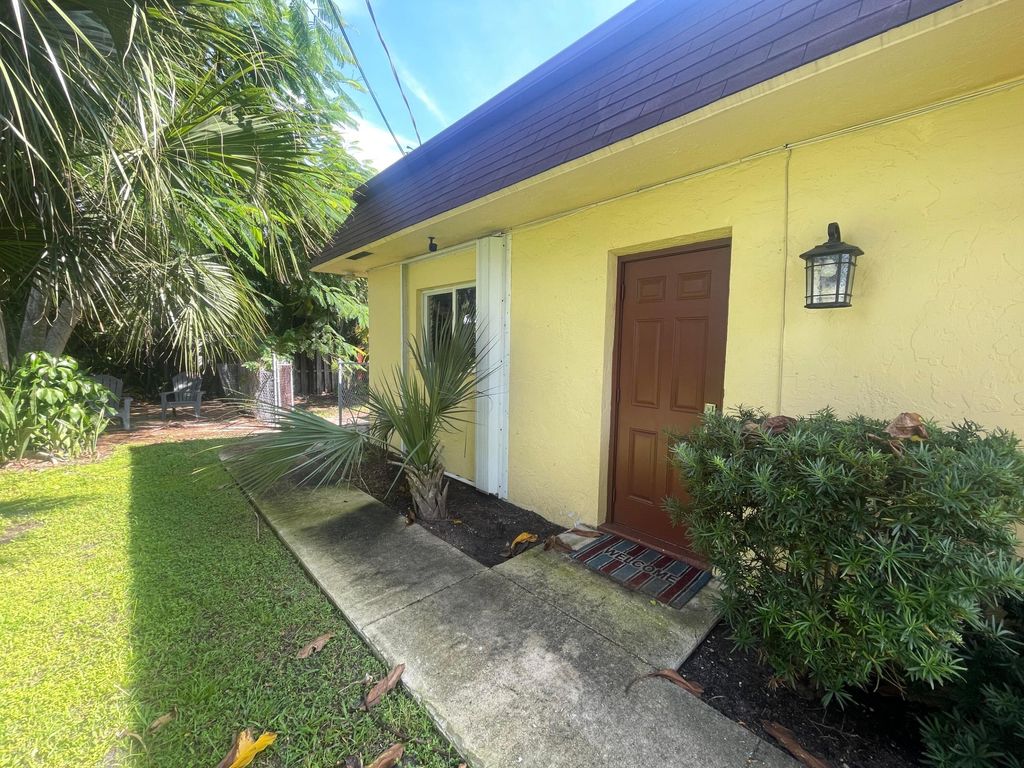Photo of 803 NE 2nd Avenue #Studio, Delray Beach, FL 33444 (MLS # B26027397)