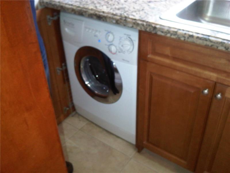 PRESIDENTIAL CONDO - Residential