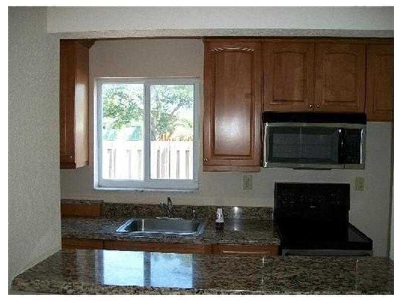 PRESIDENTIAL CONDO - Residential