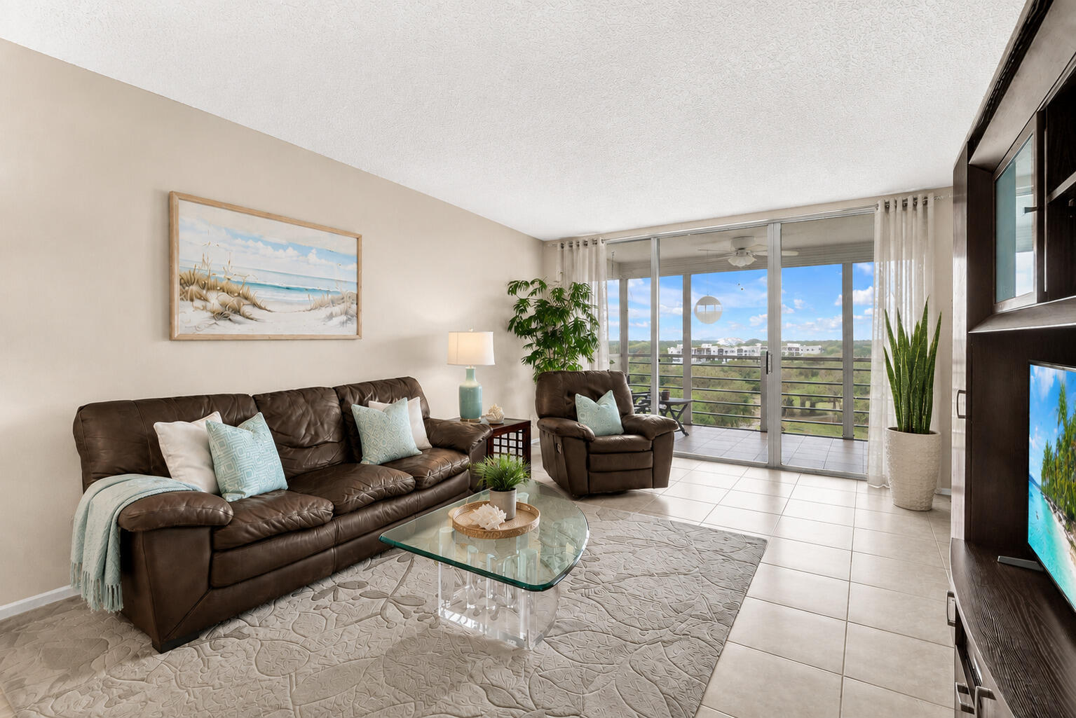 605 Oaks Drive 907