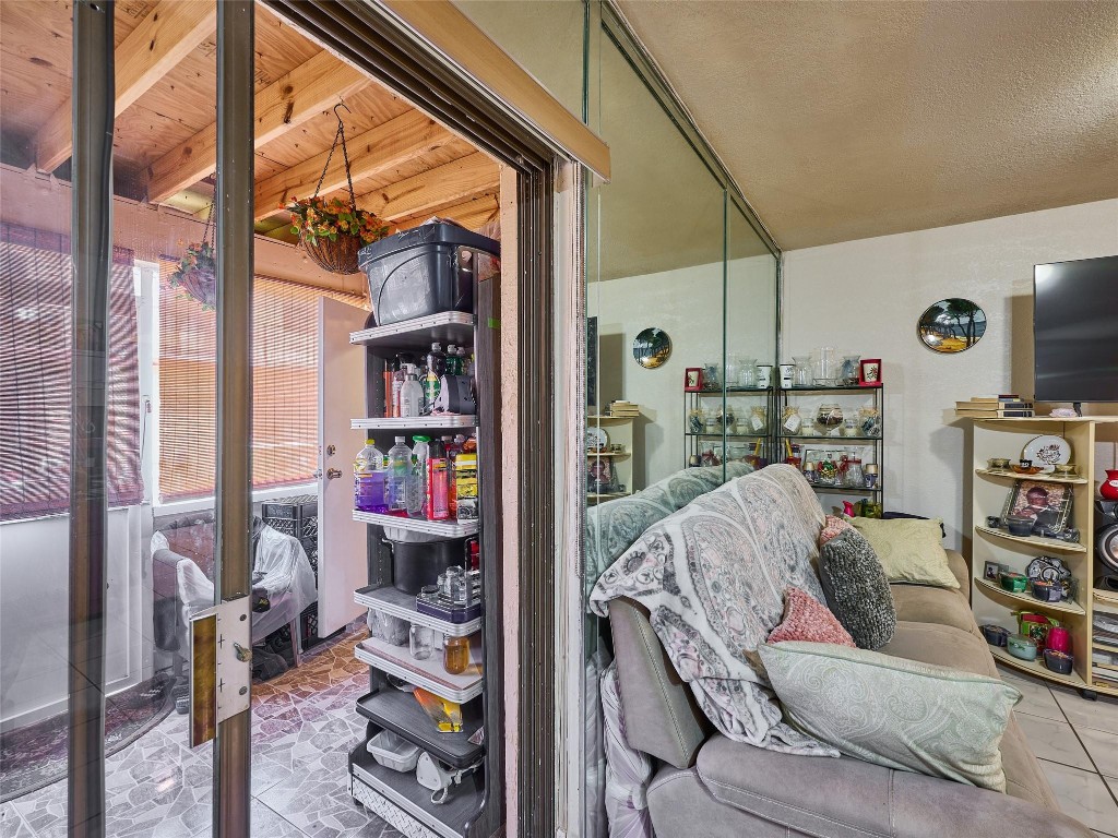 SHAKER VILLAGE - Residential