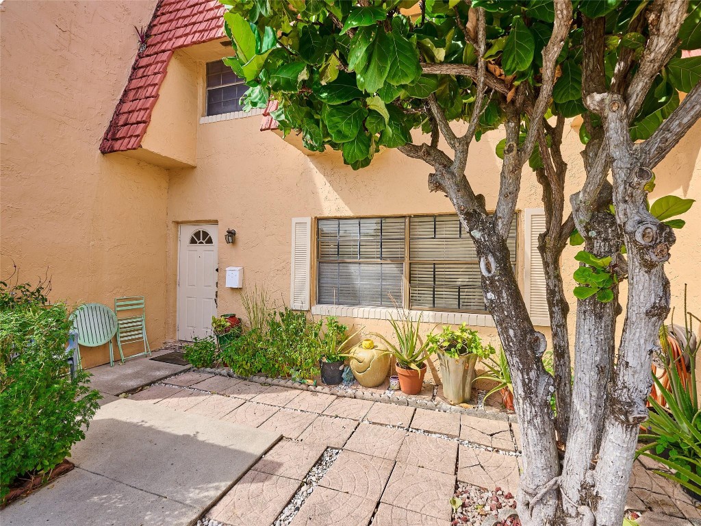 SHAKER VILLAGE - Residential