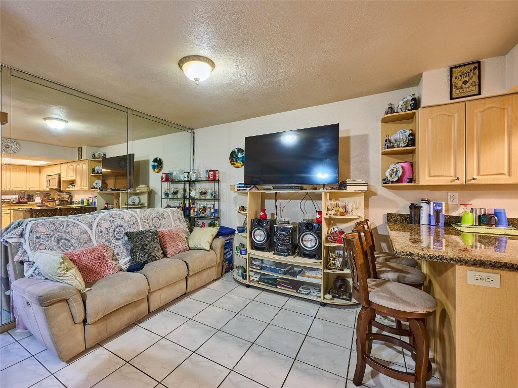 SHAKER VILLAGE - Residential