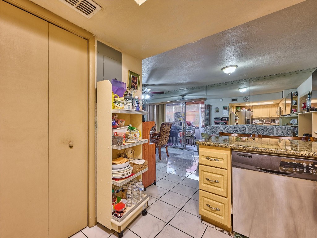 SHAKER VILLAGE - Residential