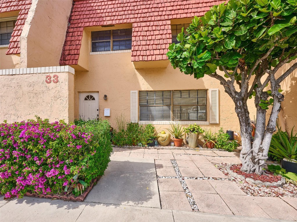 SHAKER VILLAGE - Residential