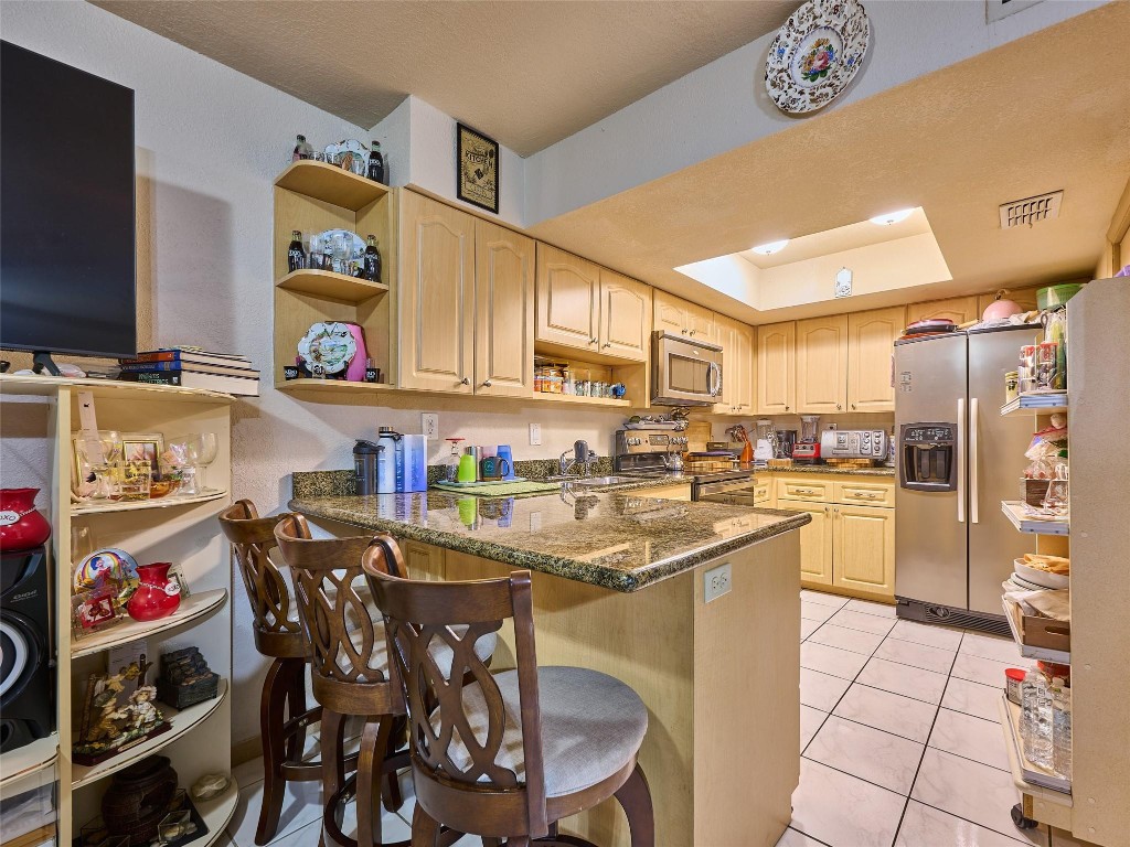 SHAKER VILLAGE - Residential