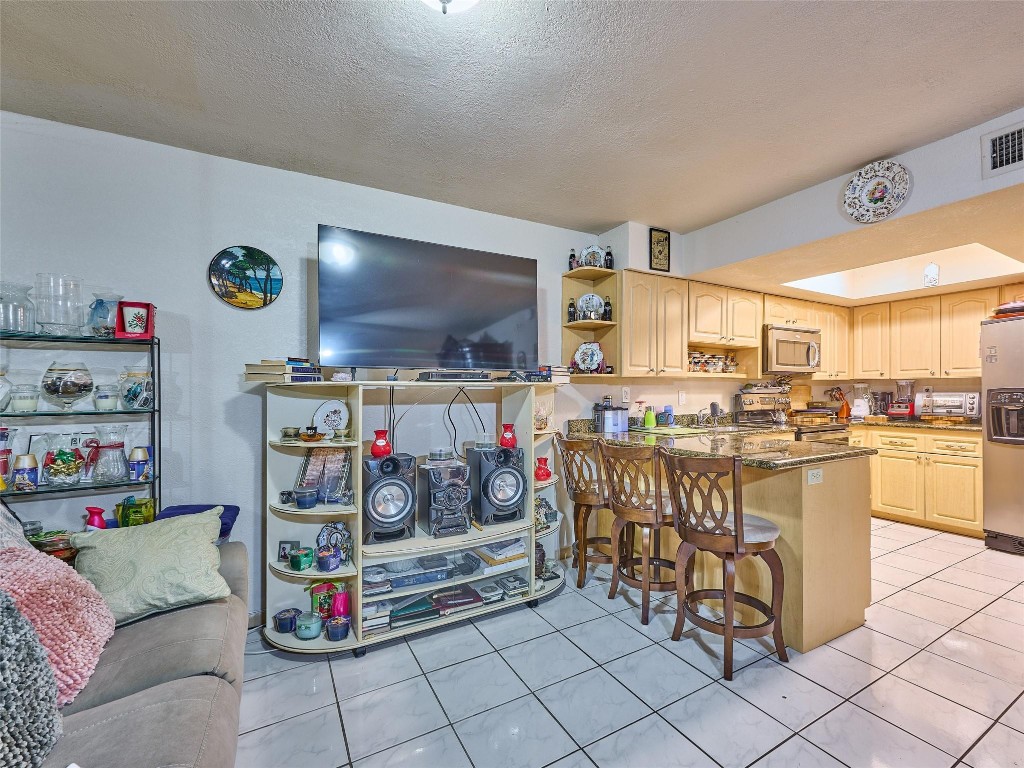 SHAKER VILLAGE - Residential