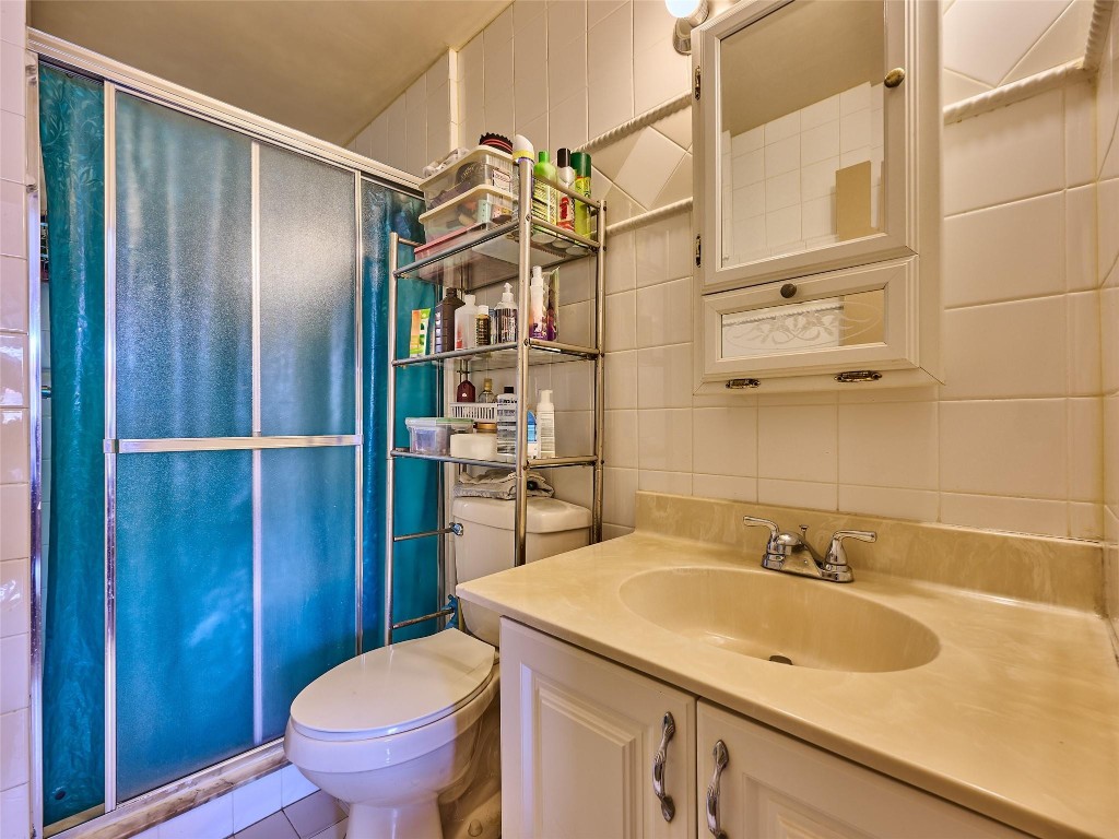 SHAKER VILLAGE - Residential