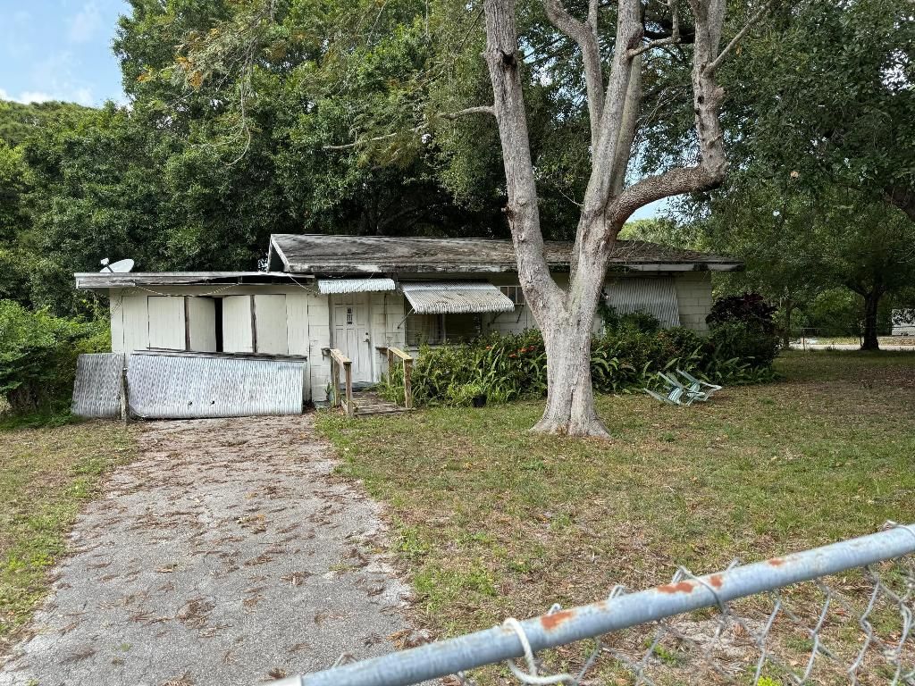 Photo of 2604 Ohio Avenue, Fort Pierce, FL 34947 (MLS # R10992928)