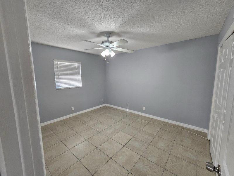 NORTH LAKE WORTH - Residential Income