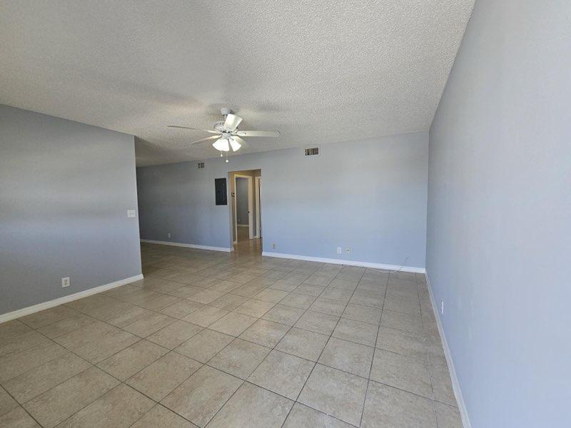 NORTH LAKE WORTH - Residential Income