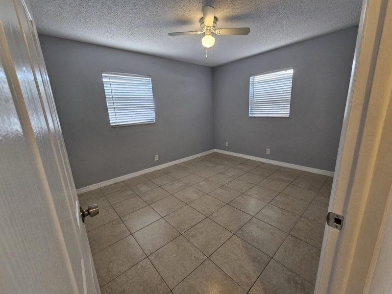 NORTH LAKE WORTH - Residential Income