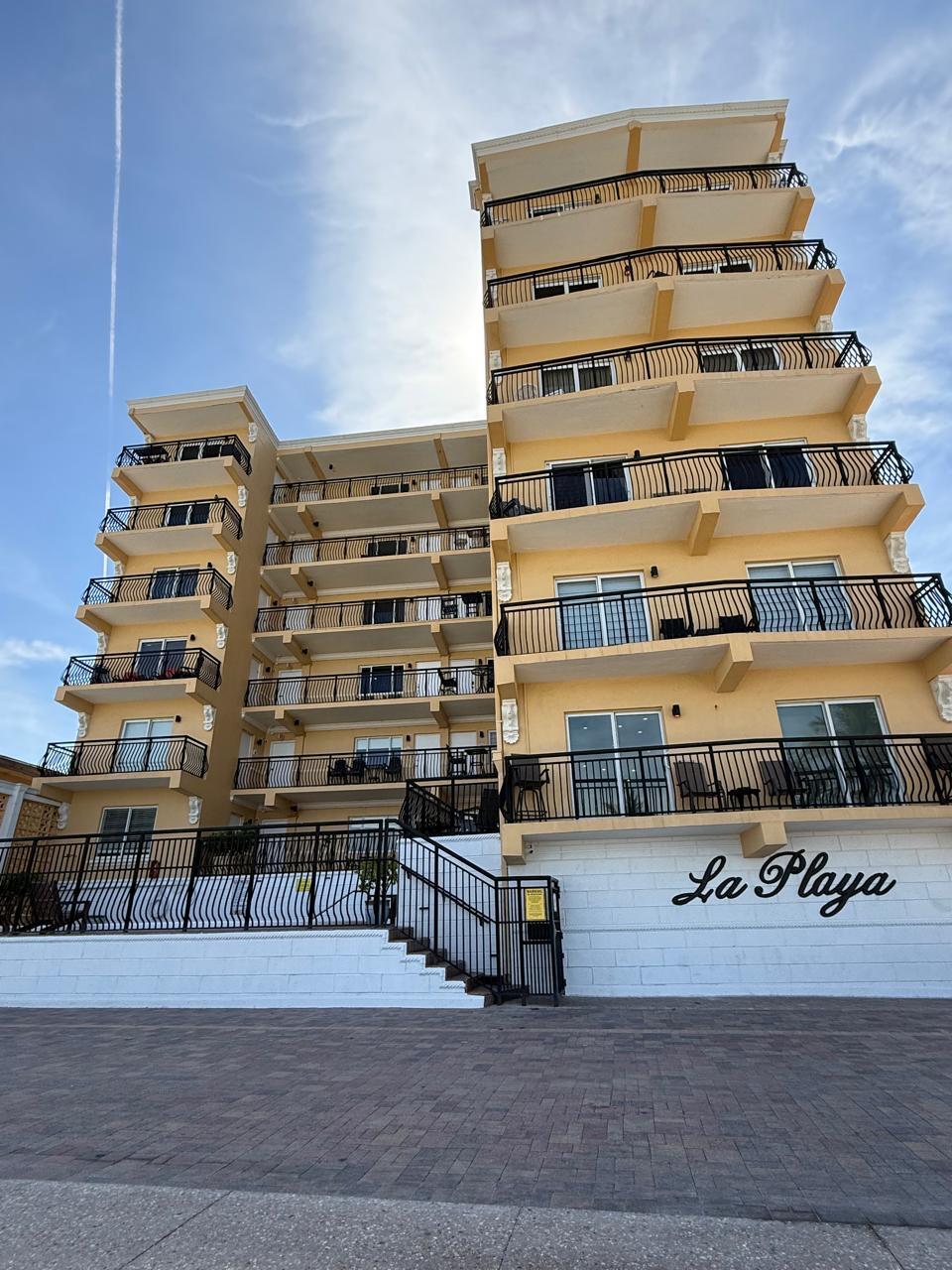 1815 N Surf Road 402