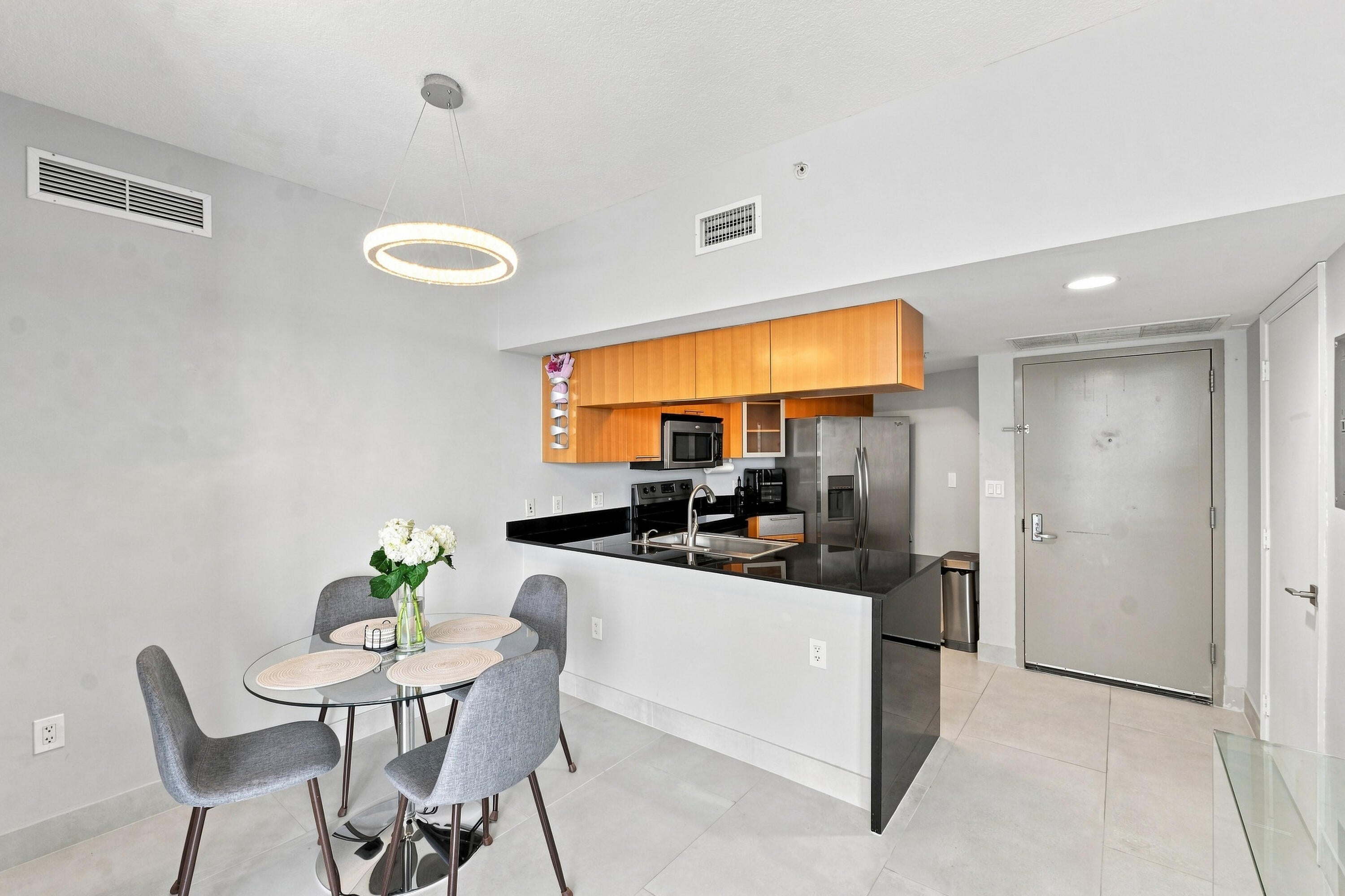 1750 N BAYSHORE Drive 1202