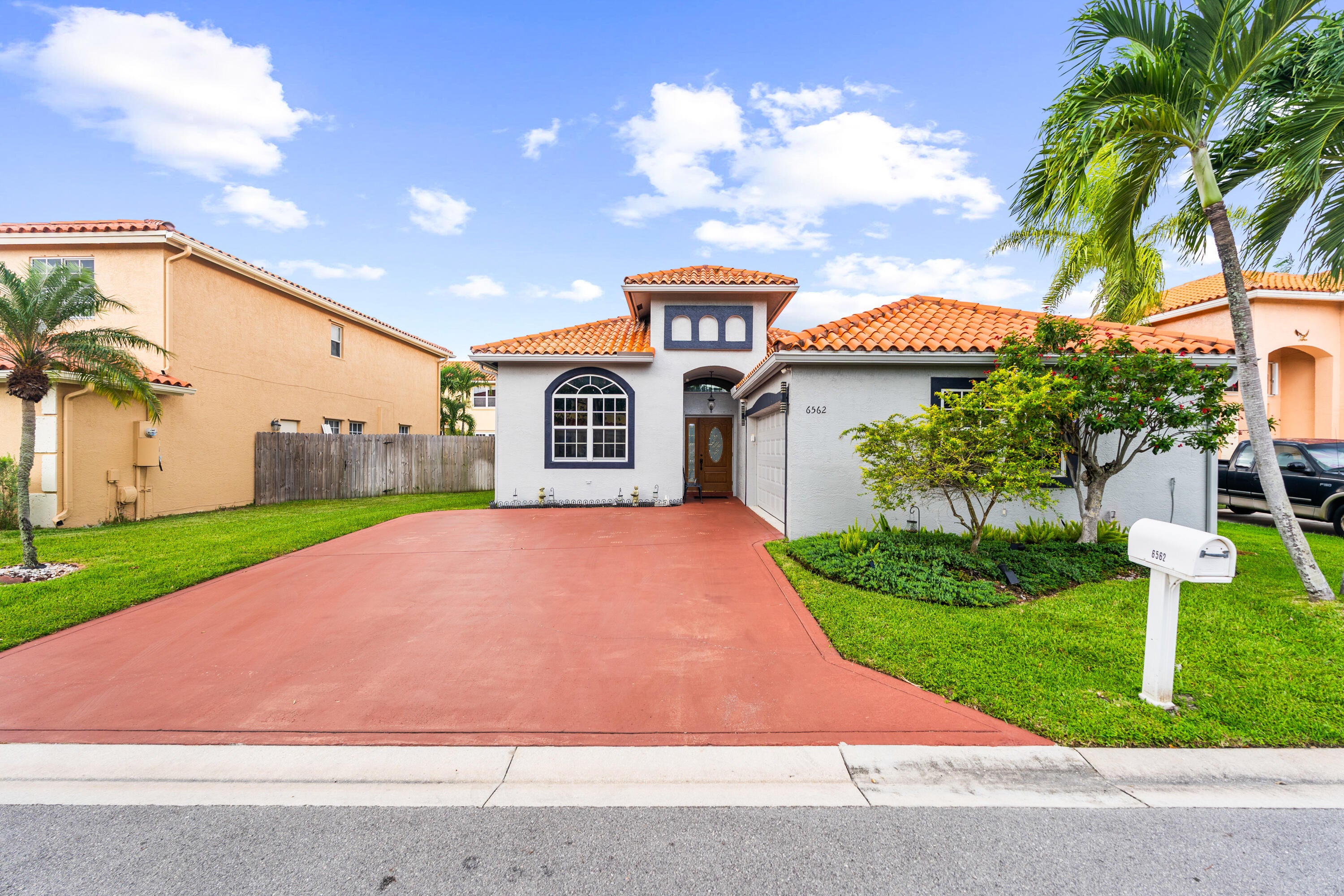 Properties 6562 Geneva Street