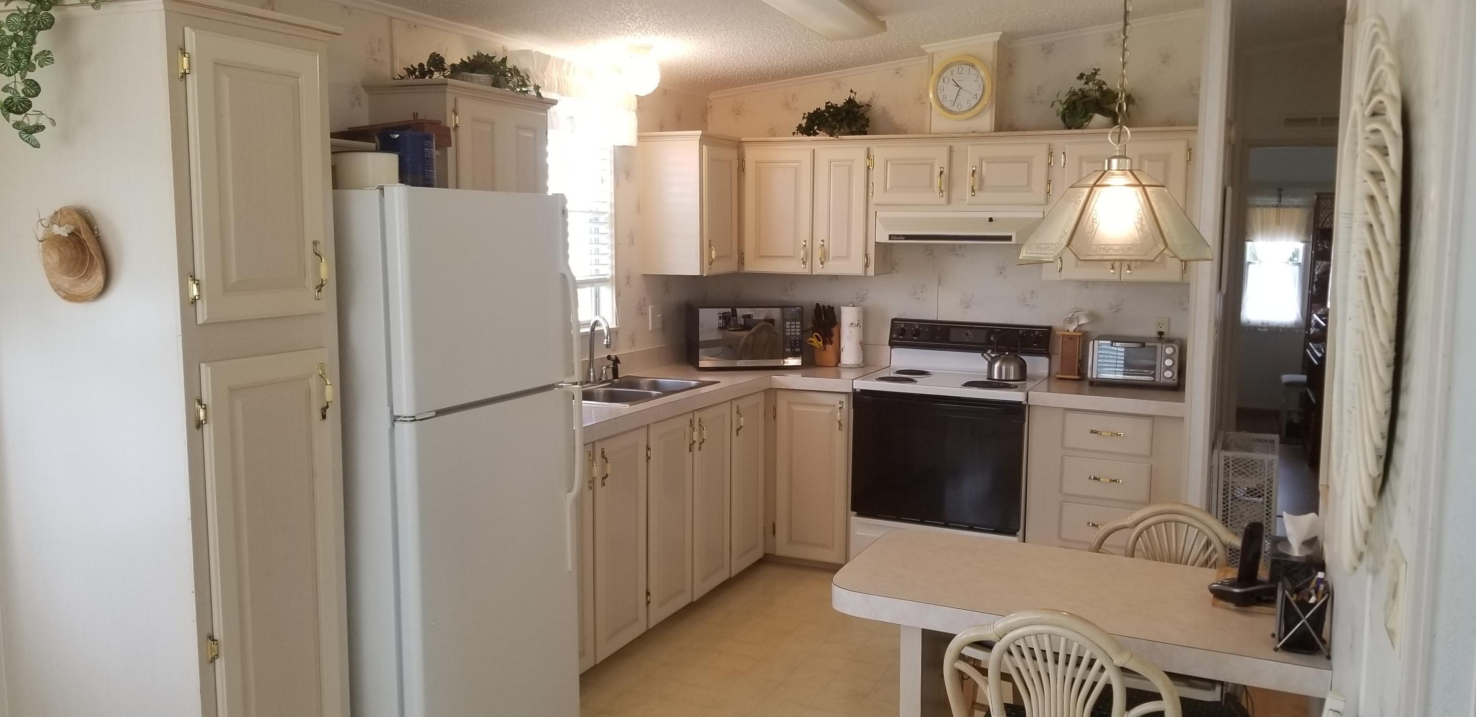 14578 Glenview Drive, Delray Beach, FL, 33445/$170,000 1 14578 Glenview Drive