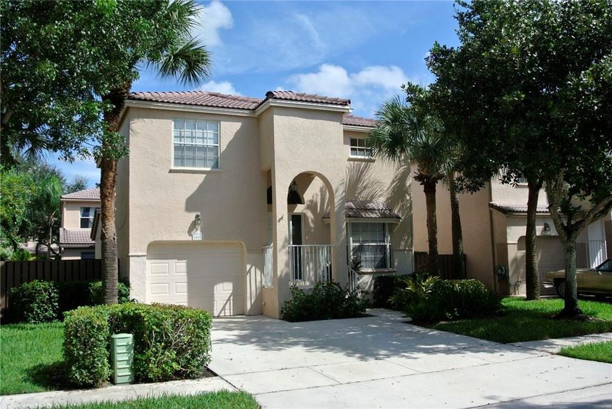 BEAUTIFUL 3 BEDROOM, 2.5 BATH HOUSE IN 'FOUNTAIN SPRINGS IV'. THIS PROPERTY FEATURES WOOD FLOORS IN SOCIAL AREAS ON FIRST FLOOR, CARPET IN STAIRS AND SECOND FLOOR. KITCHEN HAS GRANITE COUNTER TOP. PRIVATE BACK YARD FENCED, ALL BEDROOMS HAVE CEILING FANS + FAMILY ROOM. ONE CAR GARAGE + DRIVEWAY. ASSOC TAKES CARE OF FRONT YARD AND LANDCAPING. THIS PROPERTY IS NEAR OF ALL MAYOR SHOPPING & HIGHWAYS. COMMUNITY FEATURES: POOL, SPA, KIDS PLAYGROUND, TENNIS AND BASKETBALL COURTS, WALKING AREAS AND MUCH MORE​​‌​​​​‌​‌​​​‌‌​​​‌‌‌​​‌​​‌‌​​​​ !!!