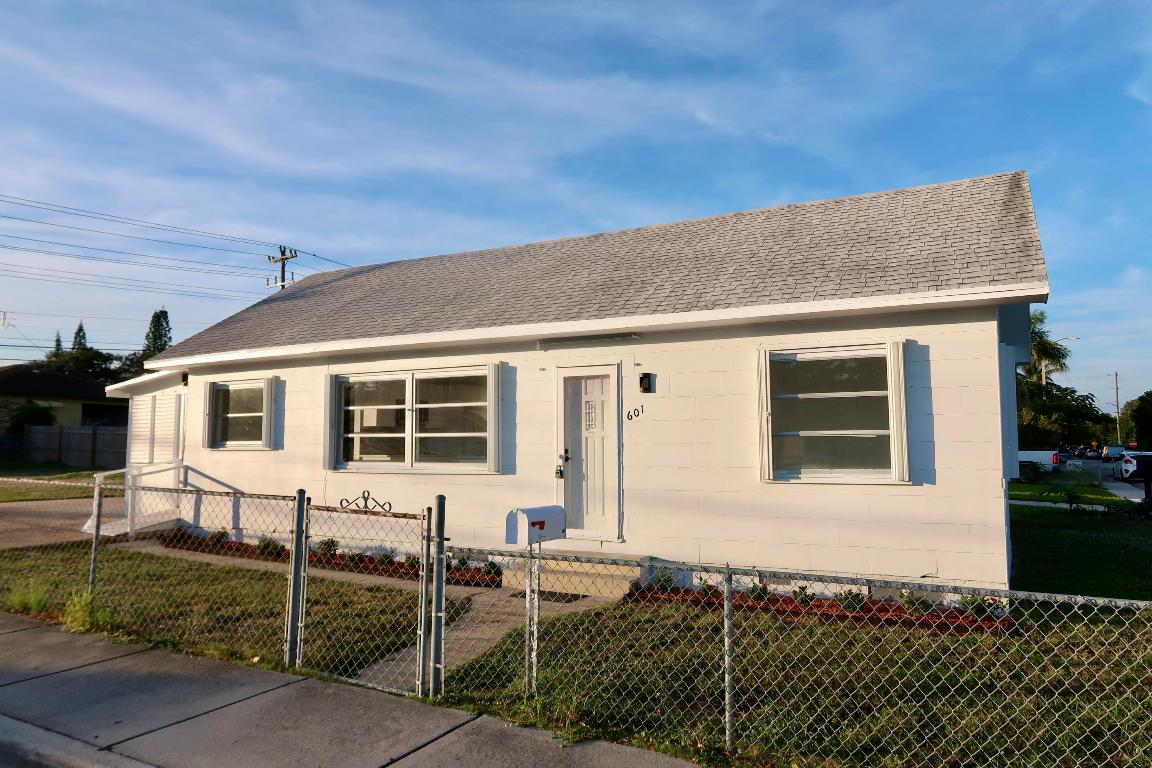 LAKE WORTH TOWN OF - Residential