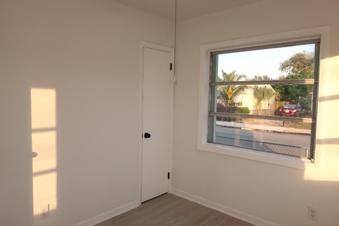 LAKE WORTH TOWN OF - Residential