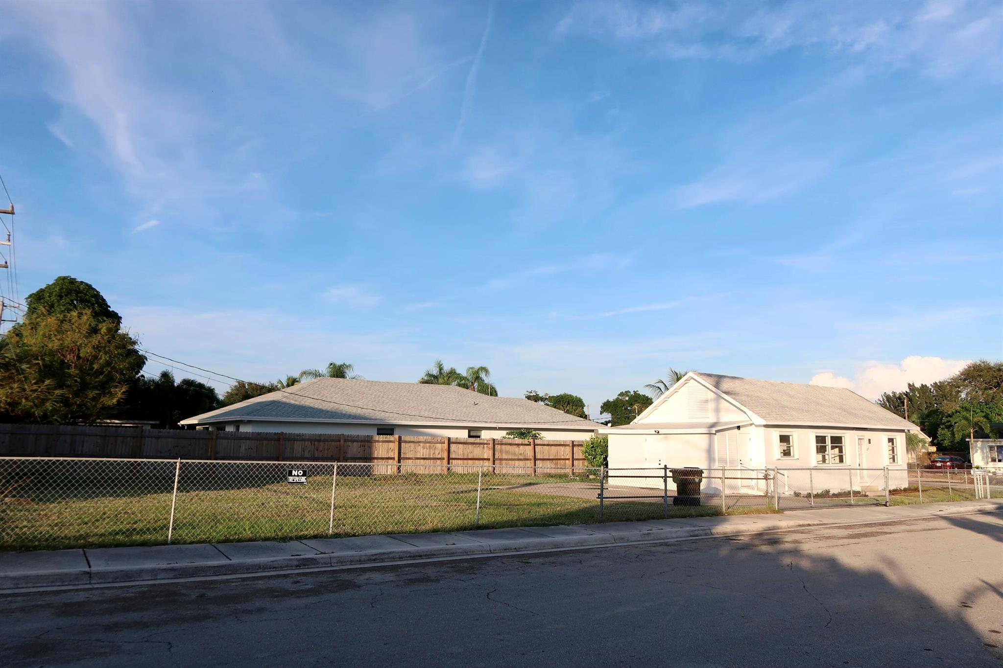 LAKE WORTH TOWN OF - Residential