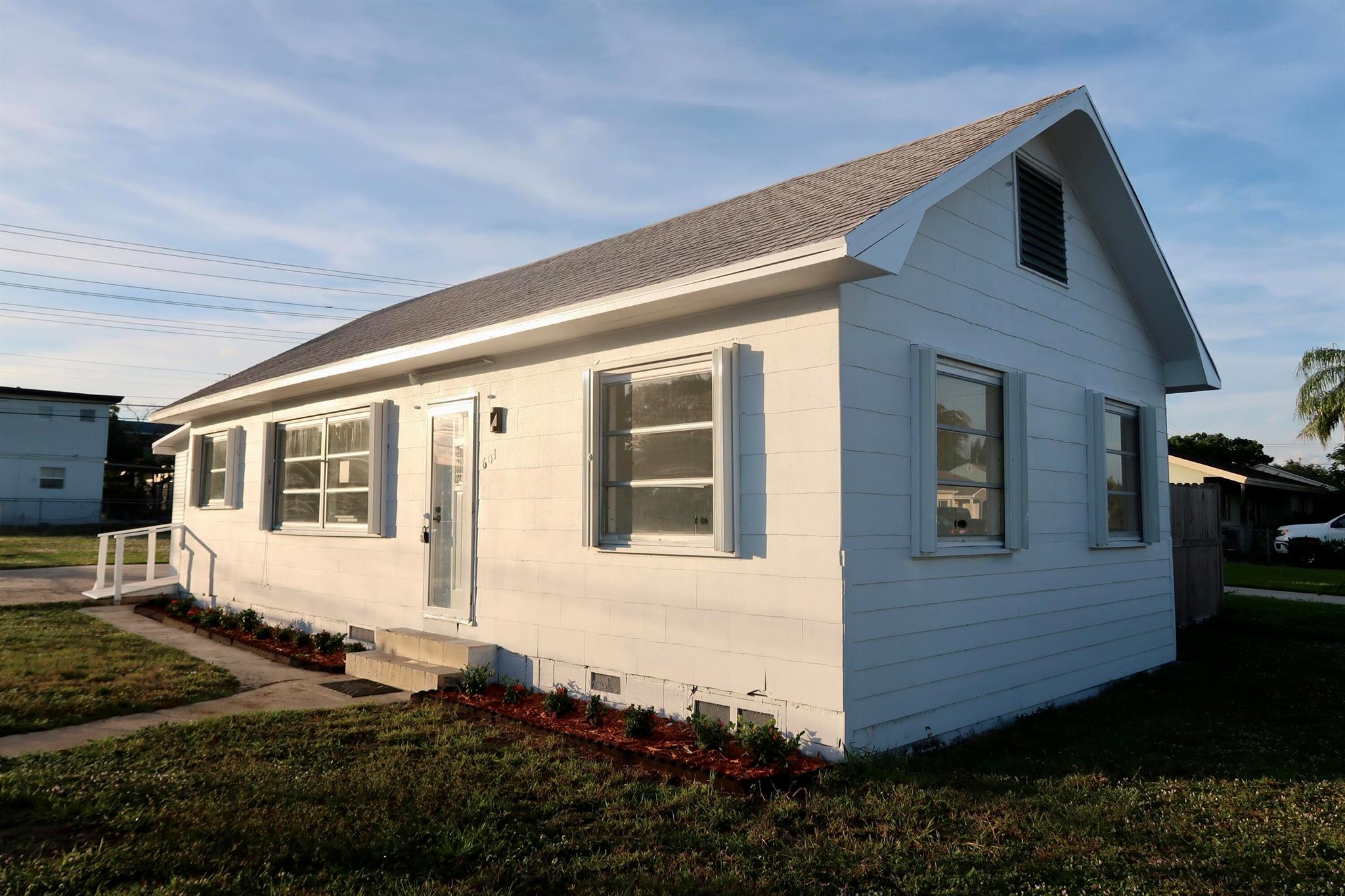 LAKE WORTH TOWN OF - Residential