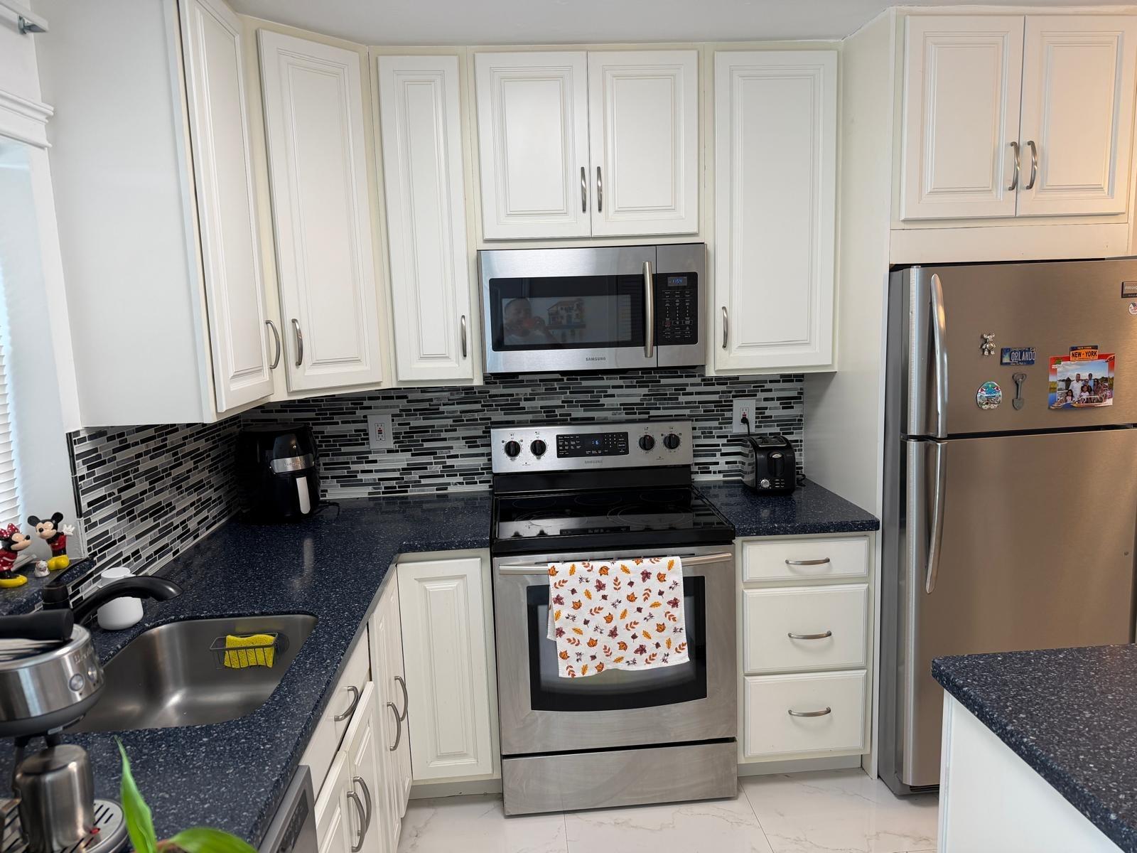 LAUDERDALE OAKS 15 COND - Residential